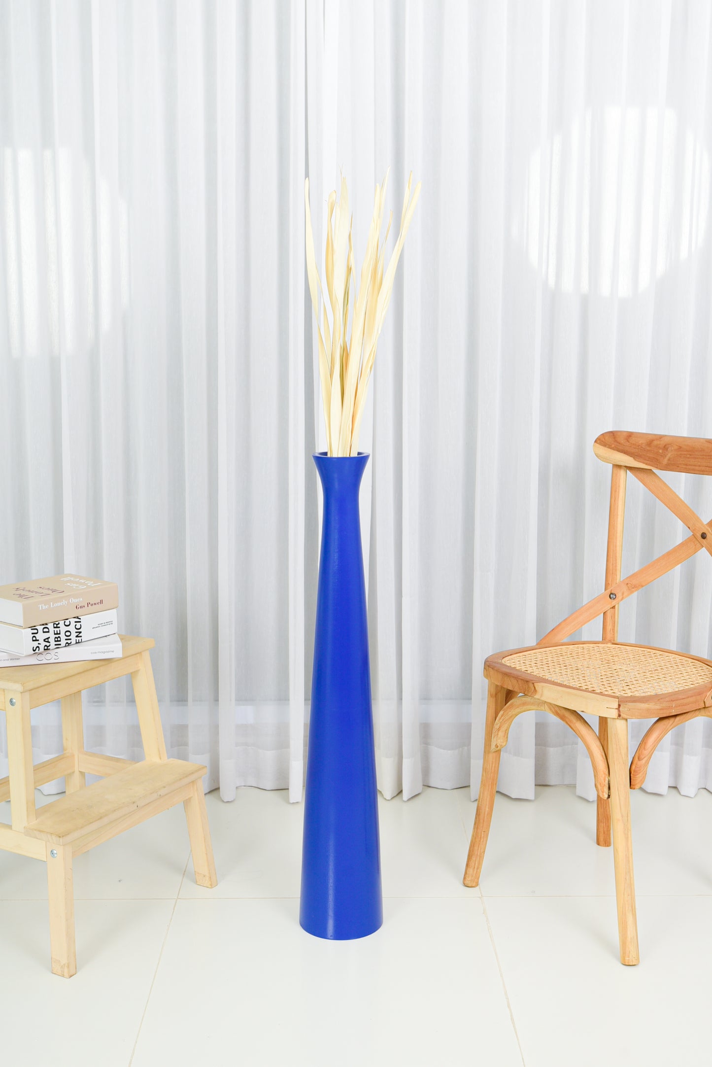 Large Mango Wood Floor Vase – Handcrafted Decorative Highlight from Thailand, 34 inches