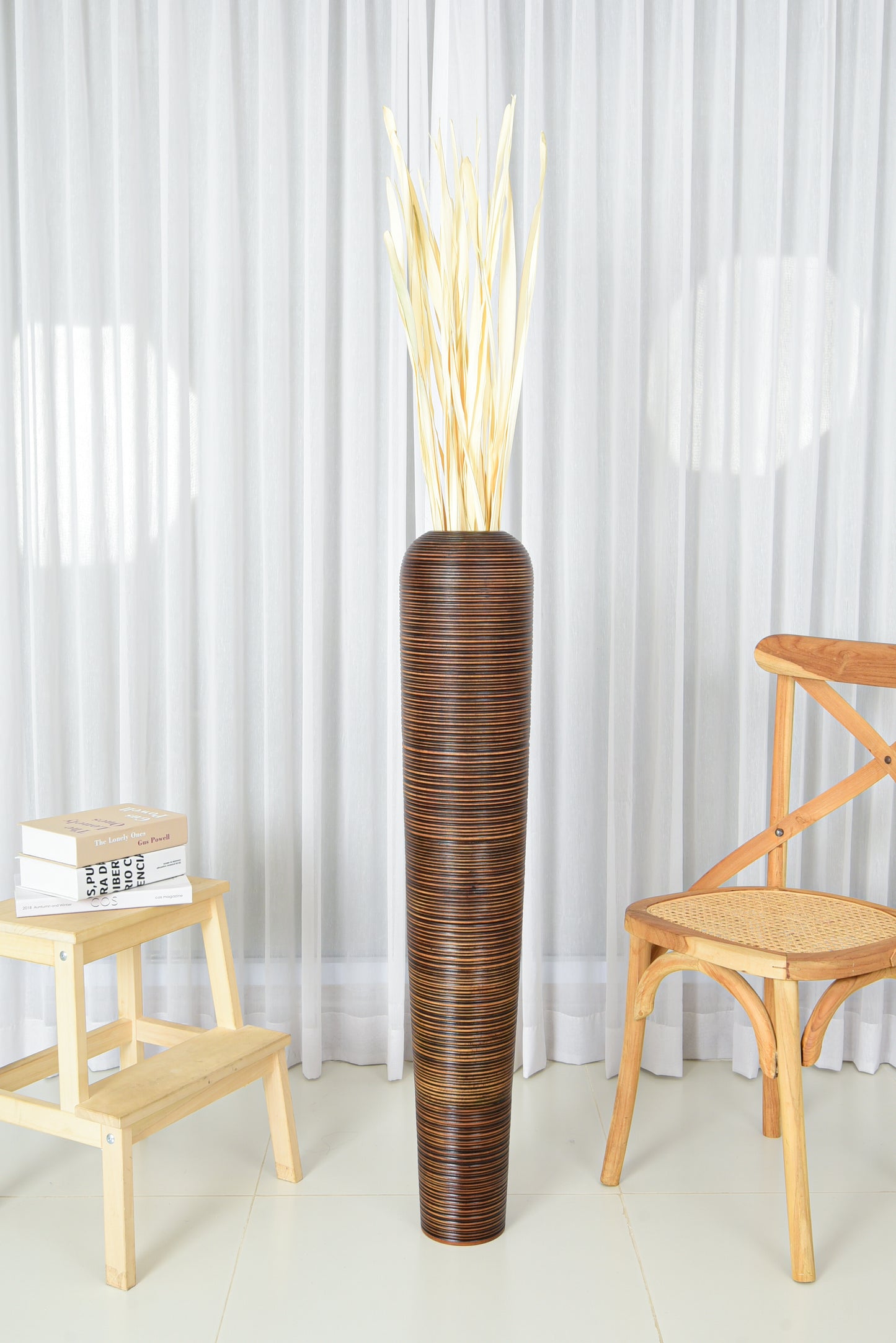 Large Mango Wood Floor Vase – Handcrafted Decorative Highlight from Thailand, 41 inches