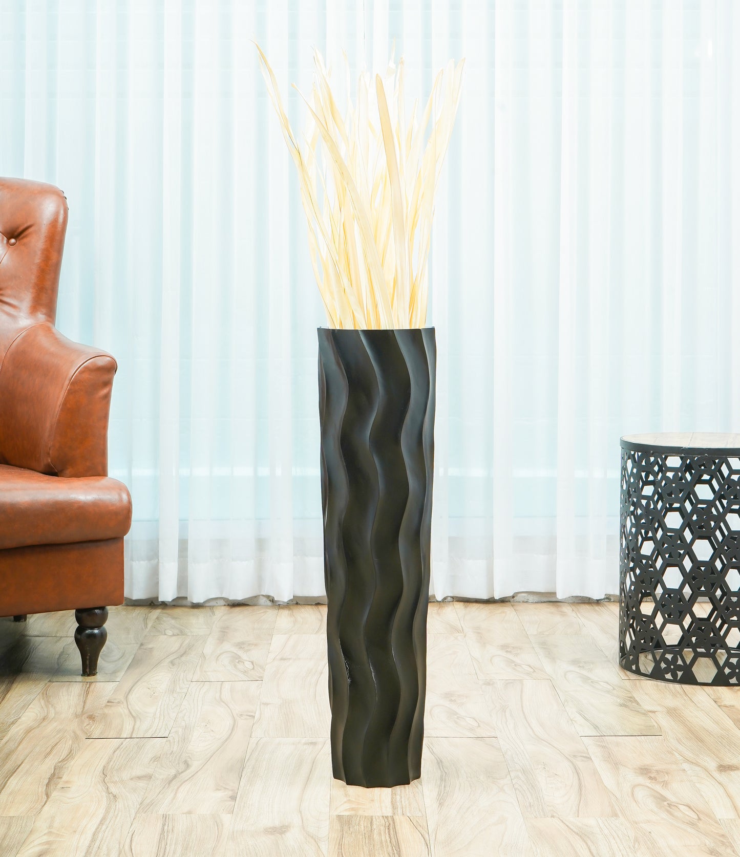 Large Mango Wood Floor Vase – Handcrafted Decorative Highlight from Thailand, 26 inches