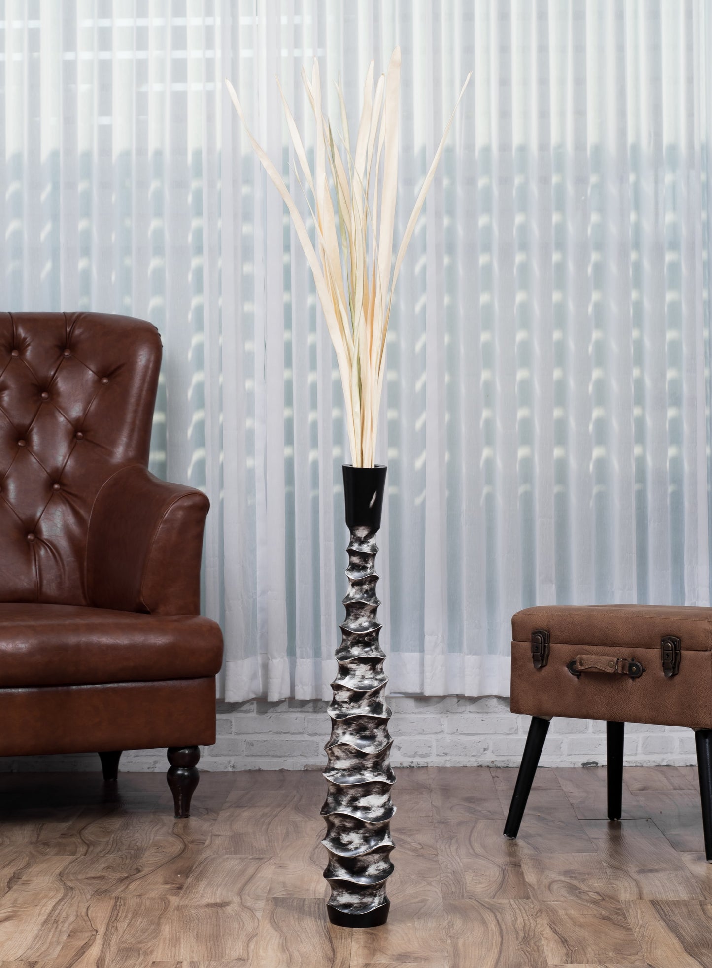 Large Mango Wood Floor Vase – Handcrafted Decorative Highlight from Thailand, 26 inches