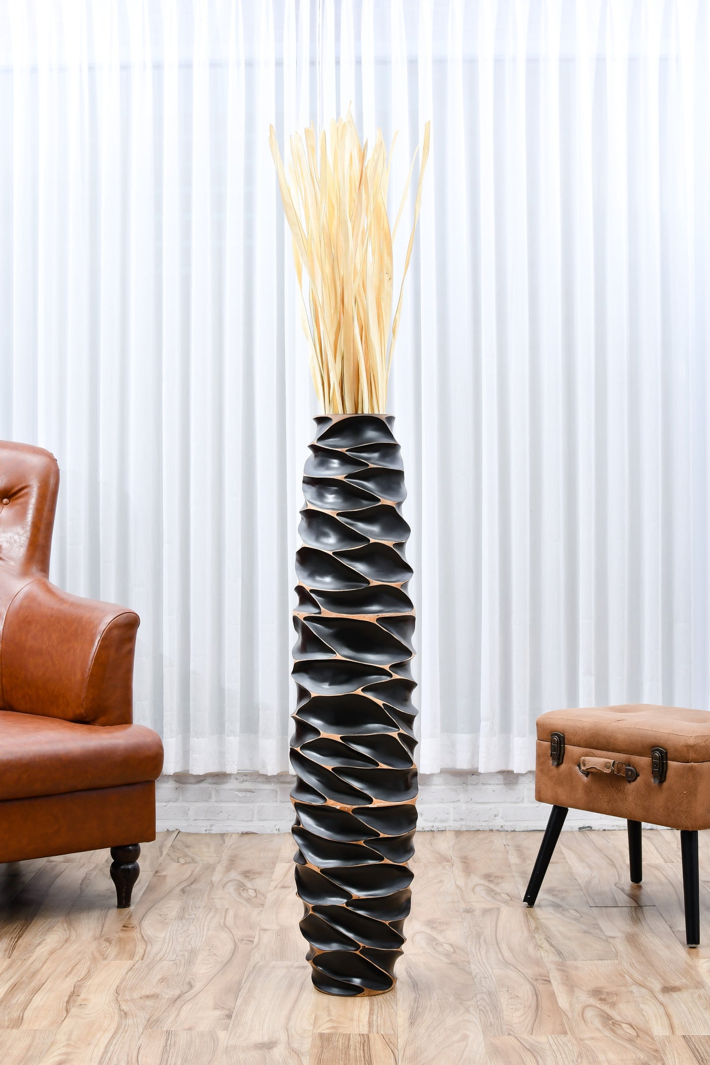 Large Mango Wood Floor Vase – Handcrafted Decorative Highlight from Thailand, 41 inches