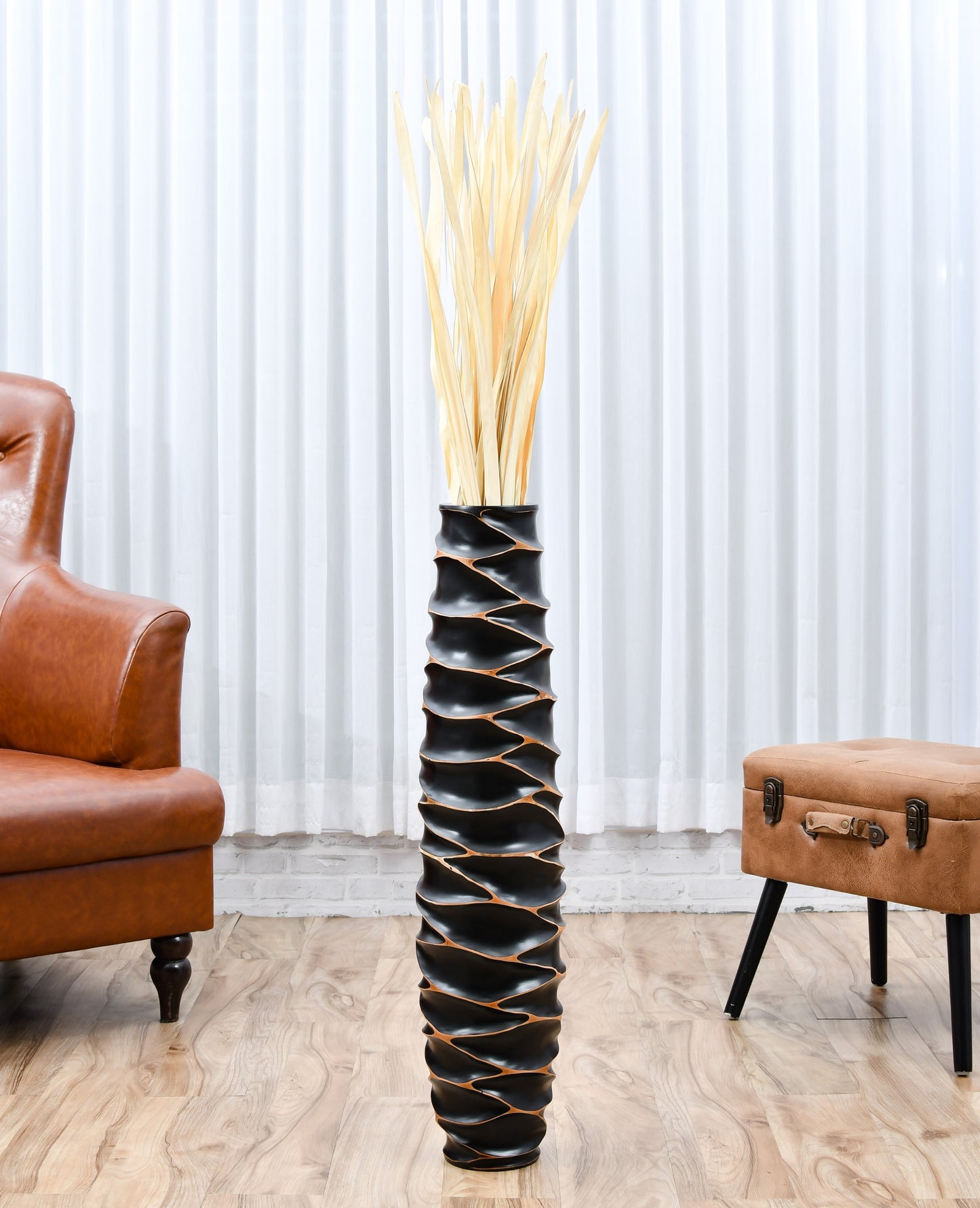 Large Mango Wood Floor Vase – Handcrafted Decorative Highlight from Thailand, 34 inches