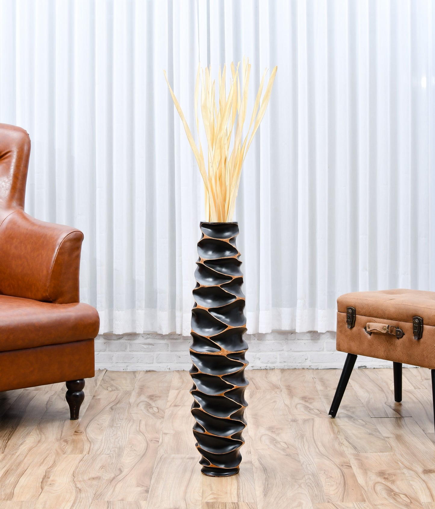 Large Mango Wood Floor Vase – Handcrafted Decorative Highlight from Thailand, 26 inches