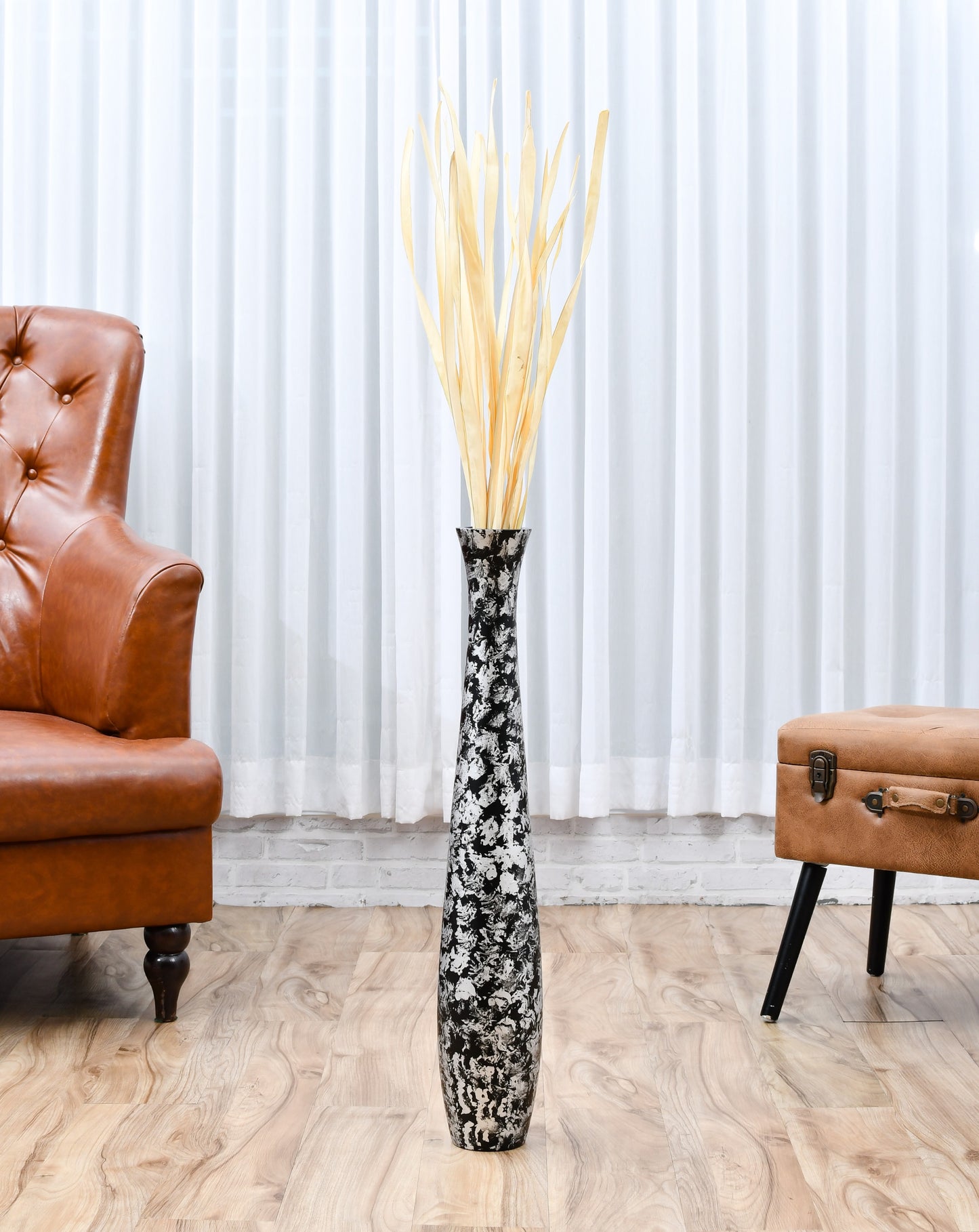 Large Mango Wood Floor Vase – Handcrafted Decorative Highlight from Thailand, 26 inches
