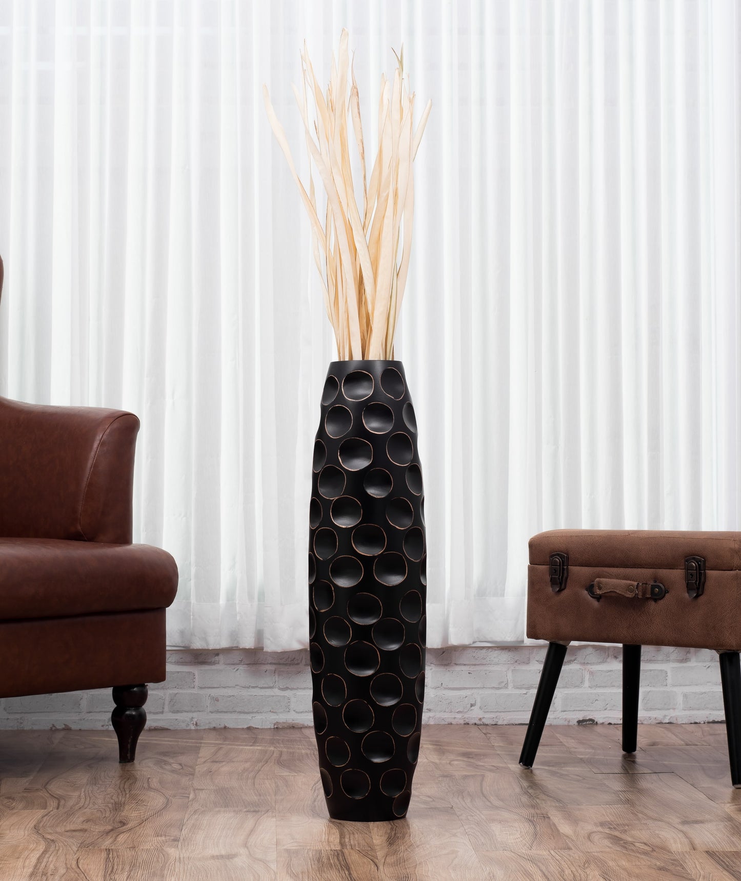 Large Mango Wood Floor Vase – Handcrafted Decorative Highlight from Thailand, 26 inches