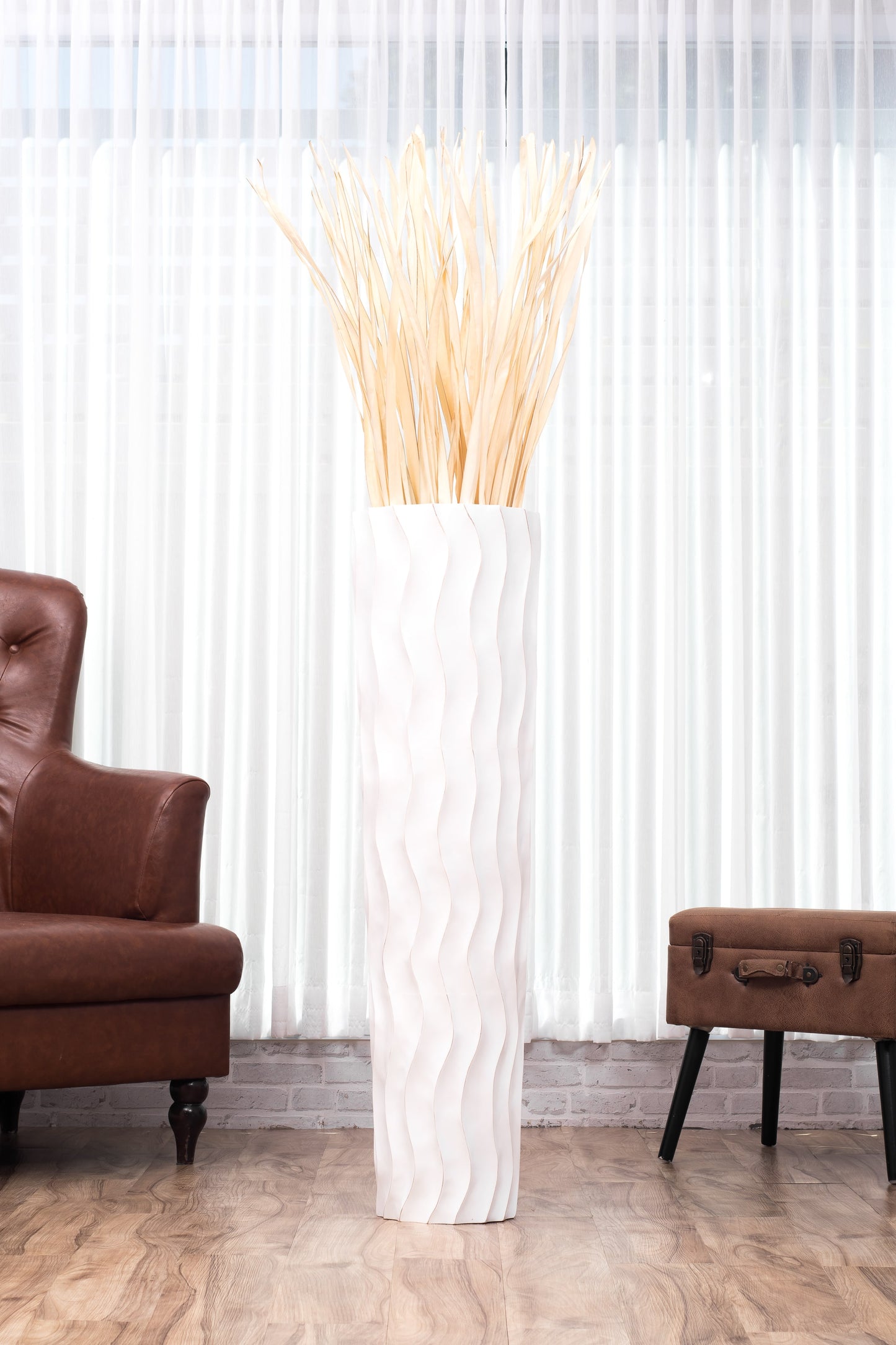 Large Mango Wood Floor Vase – Handcrafted Decorative Highlight from Thailand, 41 inches