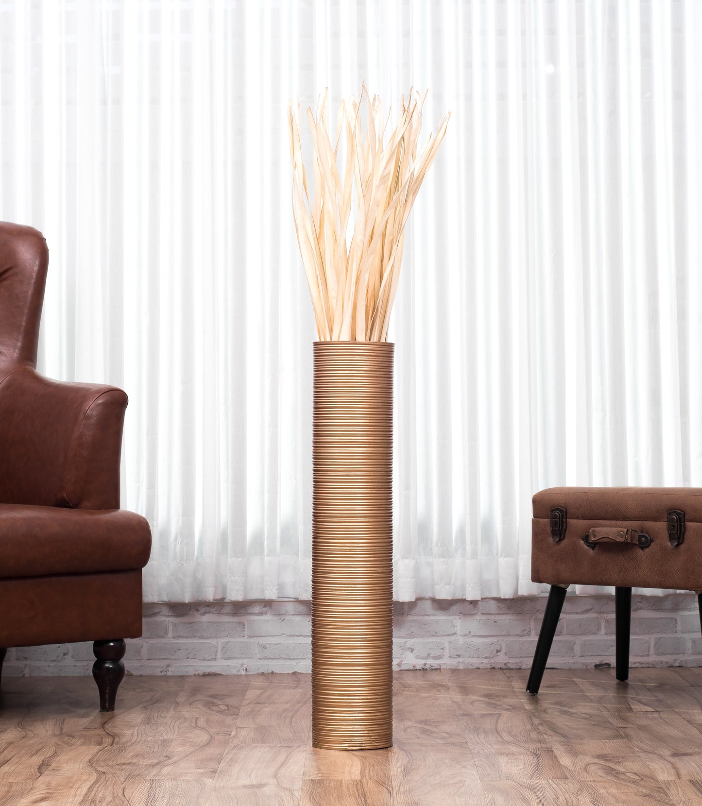 Large Mango Wood Floor Vase – Handcrafted Decorative Highlight from Thailand, 26 inches