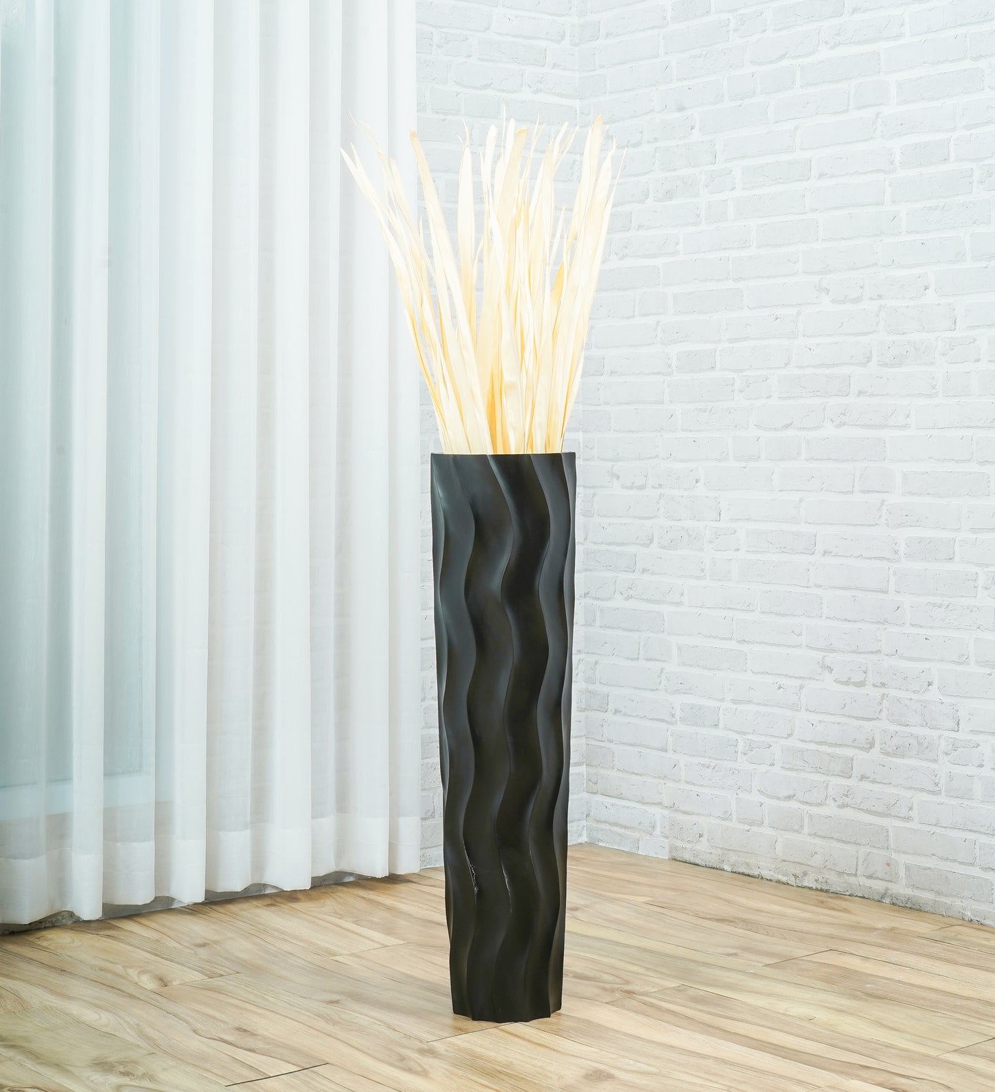 Large Mango Wood Floor Vase – Handcrafted Decorative Highlight from Thailand, 26 inches