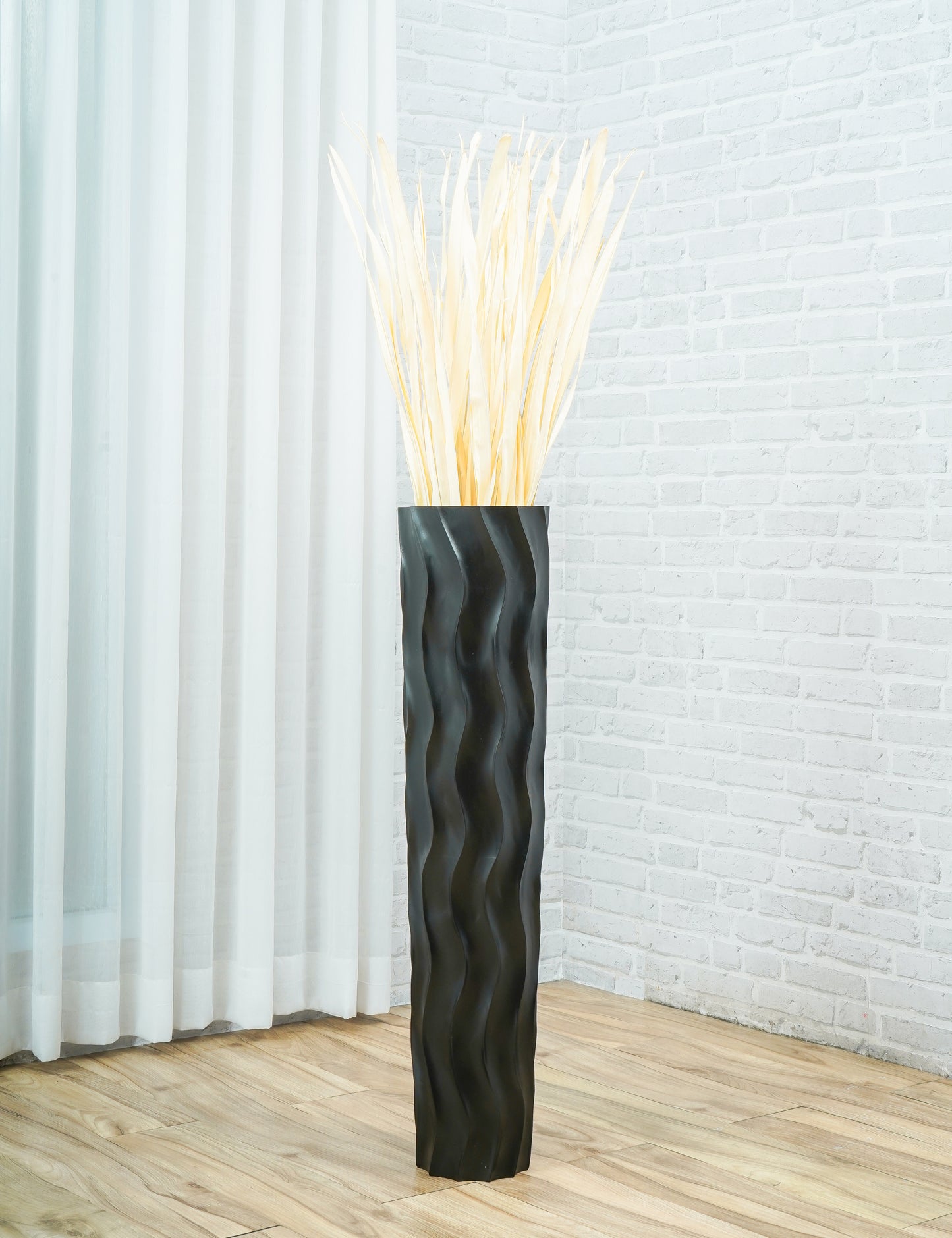 Large Mango Wood Floor Vase – Handcrafted Decorative Highlight from Thailand, 34 inches