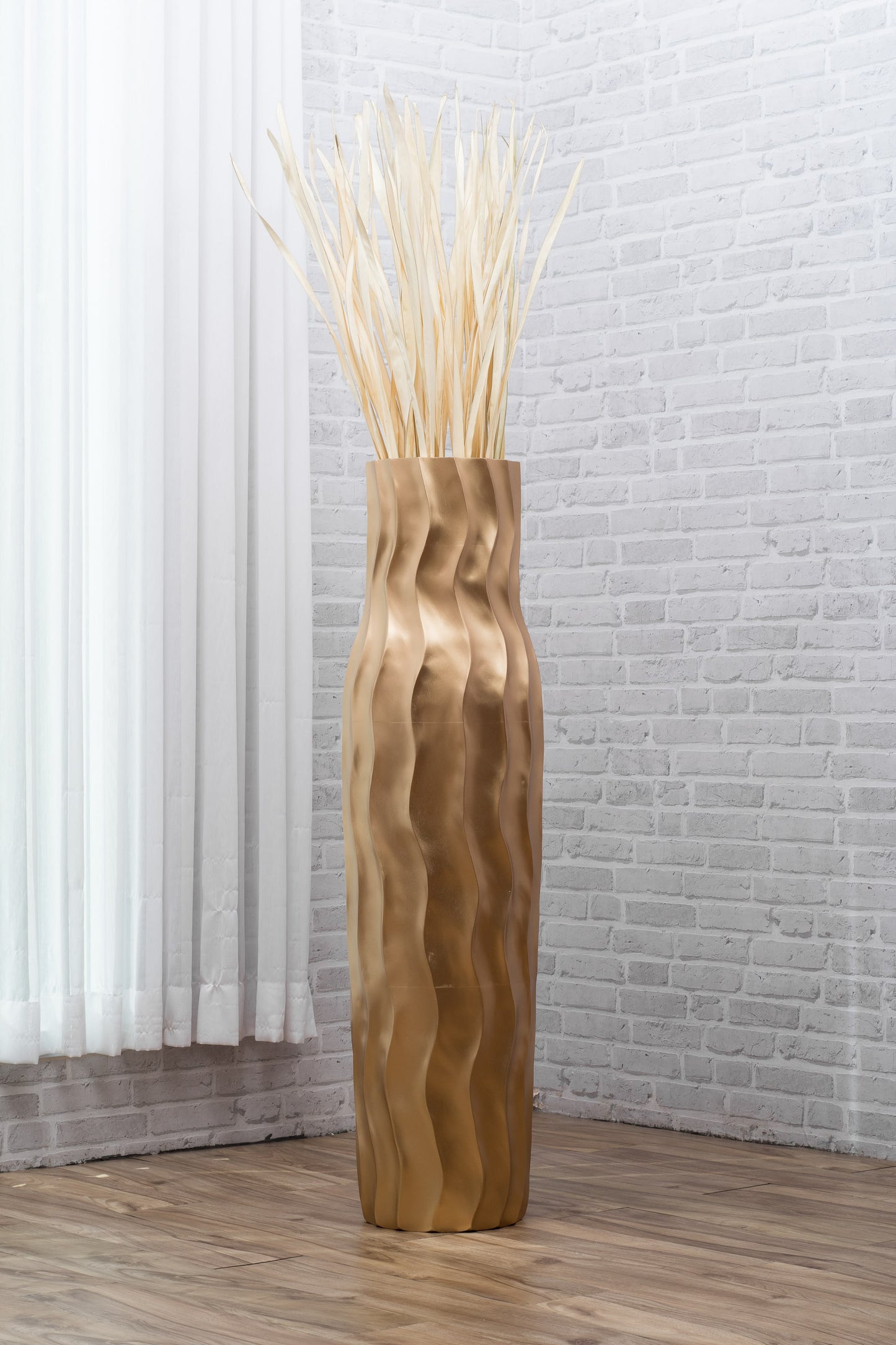 Large Mango Wood Floor Vase – Handcrafted Decorative Highlight from Thailand, 41 inches