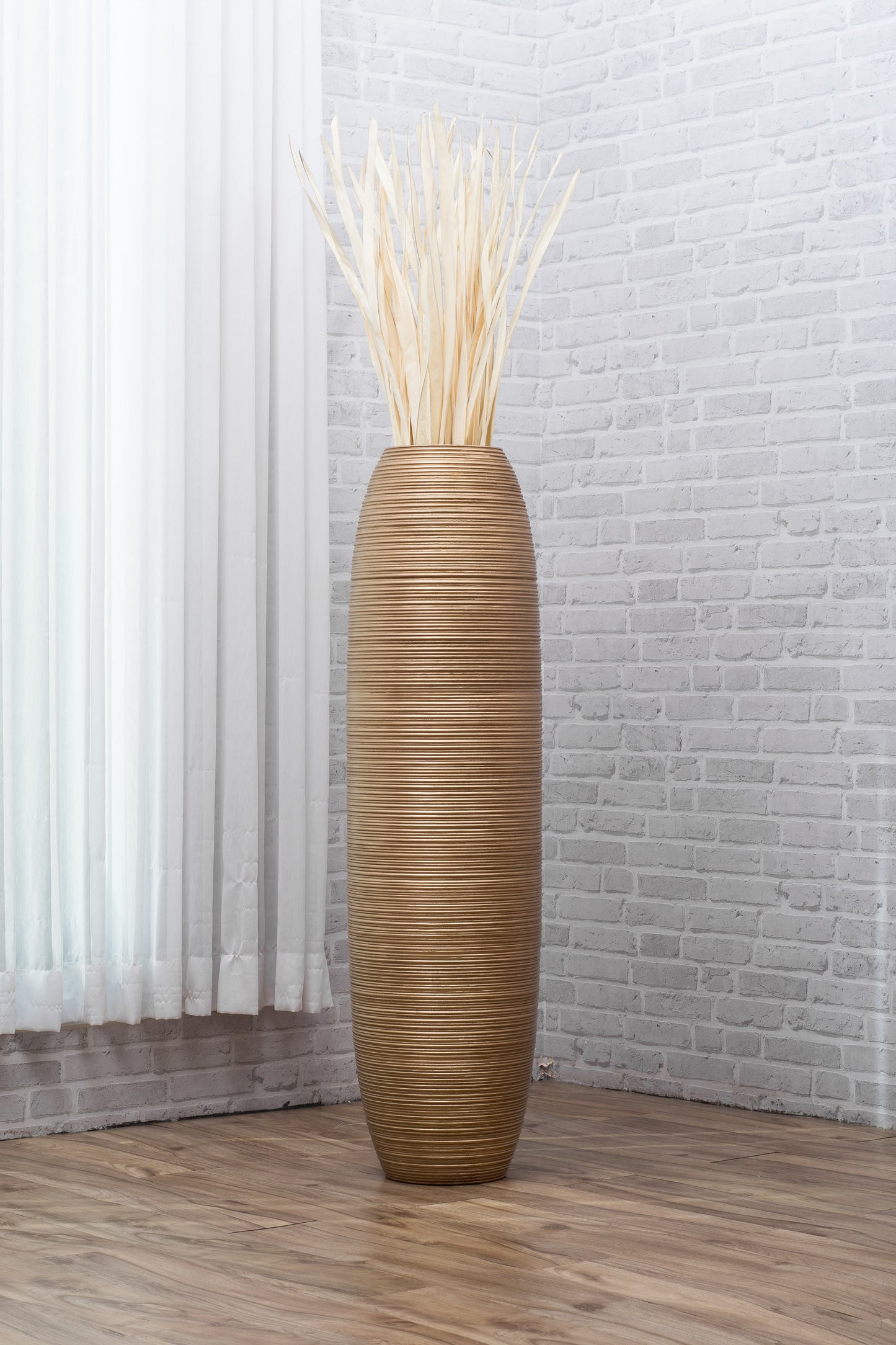 Large Mango Wood Floor Vase – Handcrafted Decorative Highlight from Thailand, 41 inches