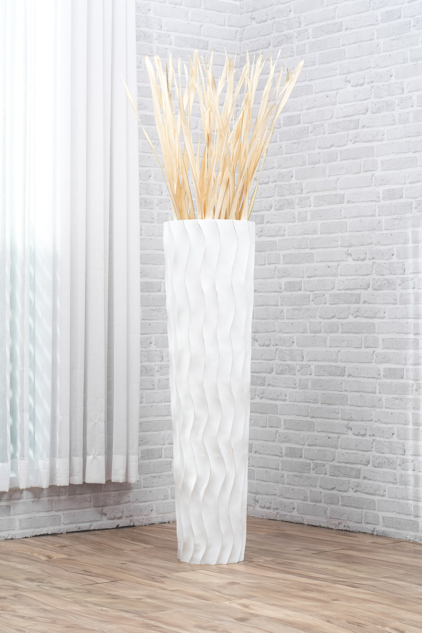 Large Mango Wood Floor Vase – Handcrafted Decorative Highlight from Thailand, 41 inches