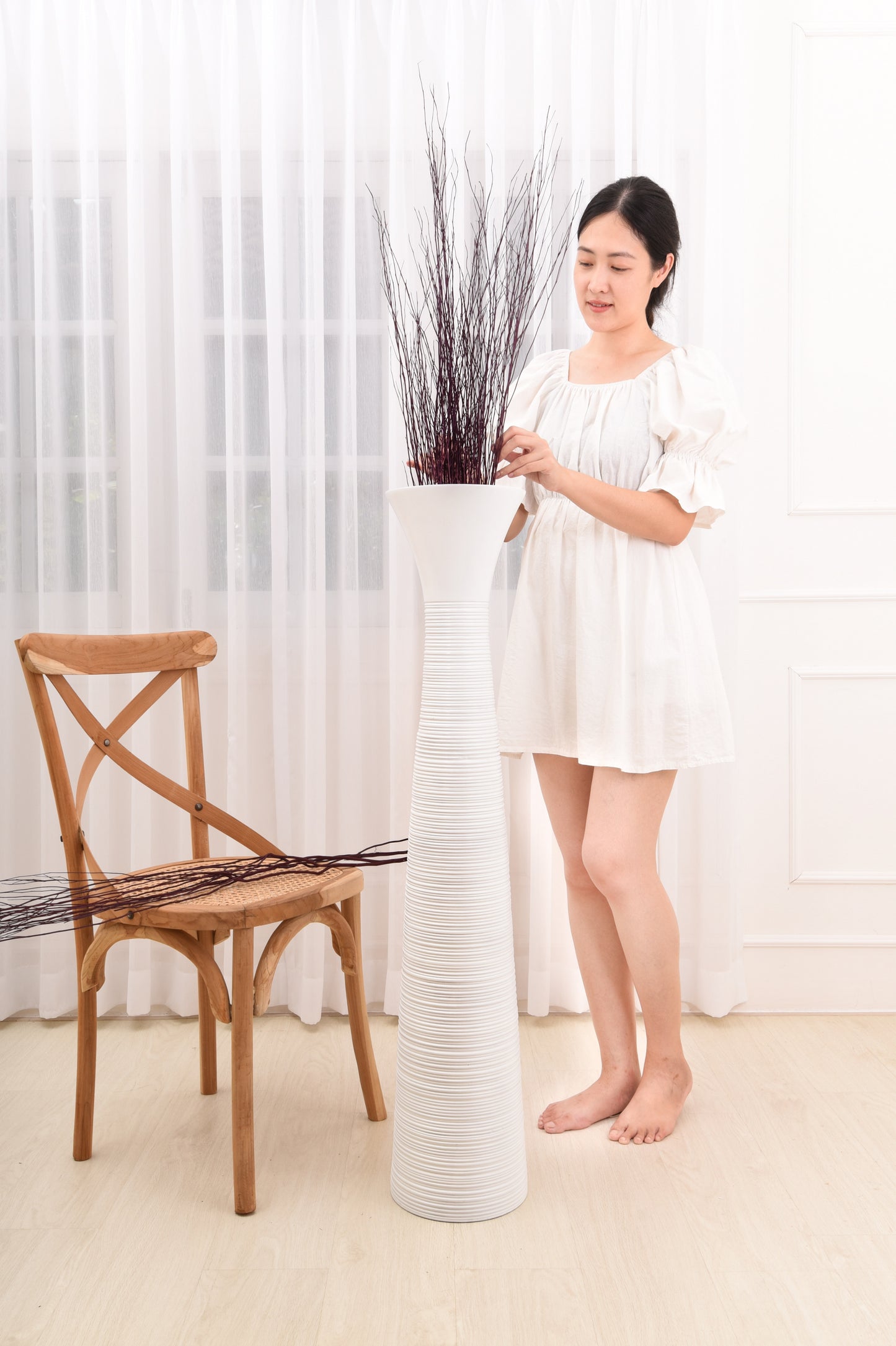 Large Mango Wood Floor Vase – Handcrafted Decorative Highlight from Thailand, 41 inches