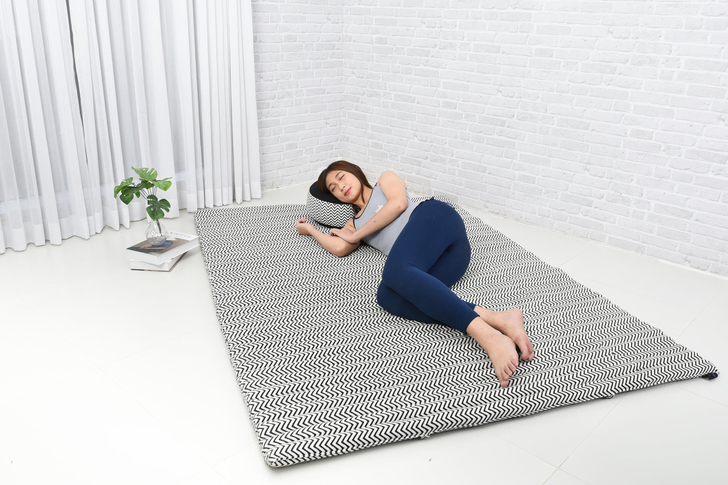 Kapok Roll-Up Mattress – Foldable Sleeping & Relax Mat with Cotton Cover for Home & Outdoor Use, Cbt5 - Black, XL: 75x57