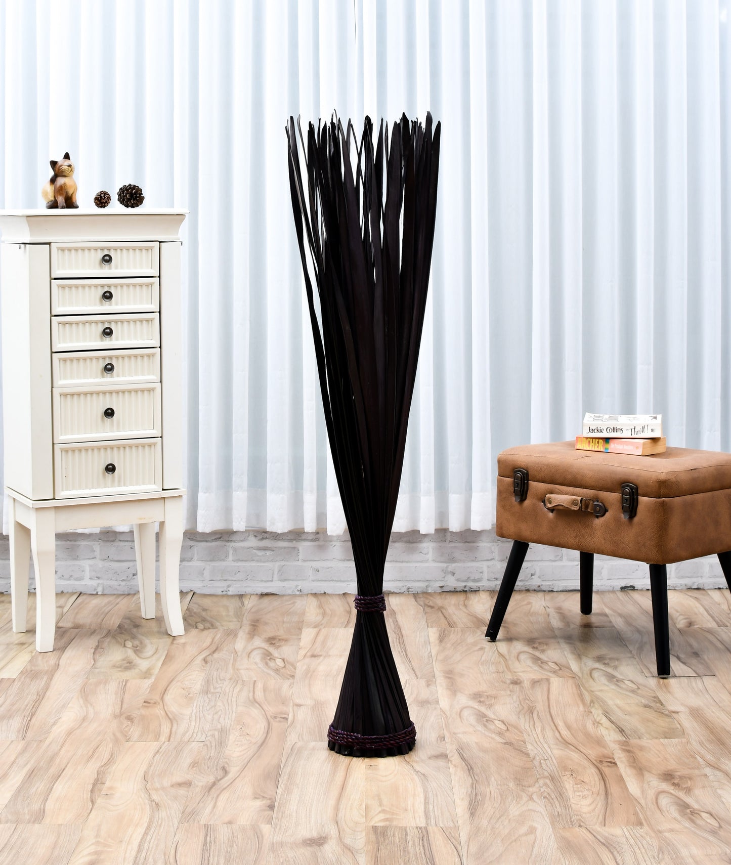 Freestanding Dried Grass Bundle – Natural Floor Decoration with Raffia Band, black brown, Palm Leaf- 47 inches