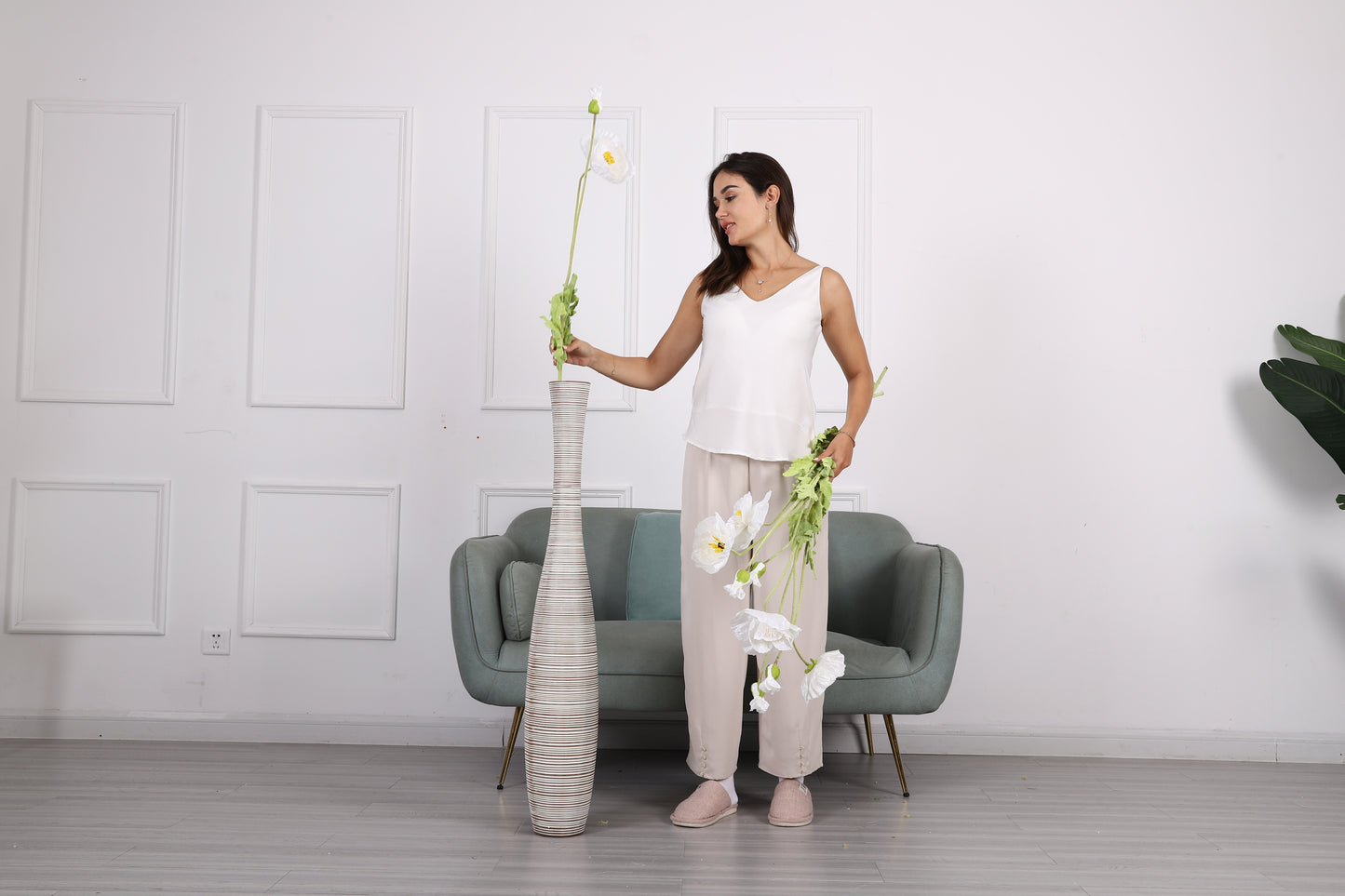 Large Resin Floor Vase – Stylish Waterproof Vase for Fresh & Dried Flowers, 41 inches