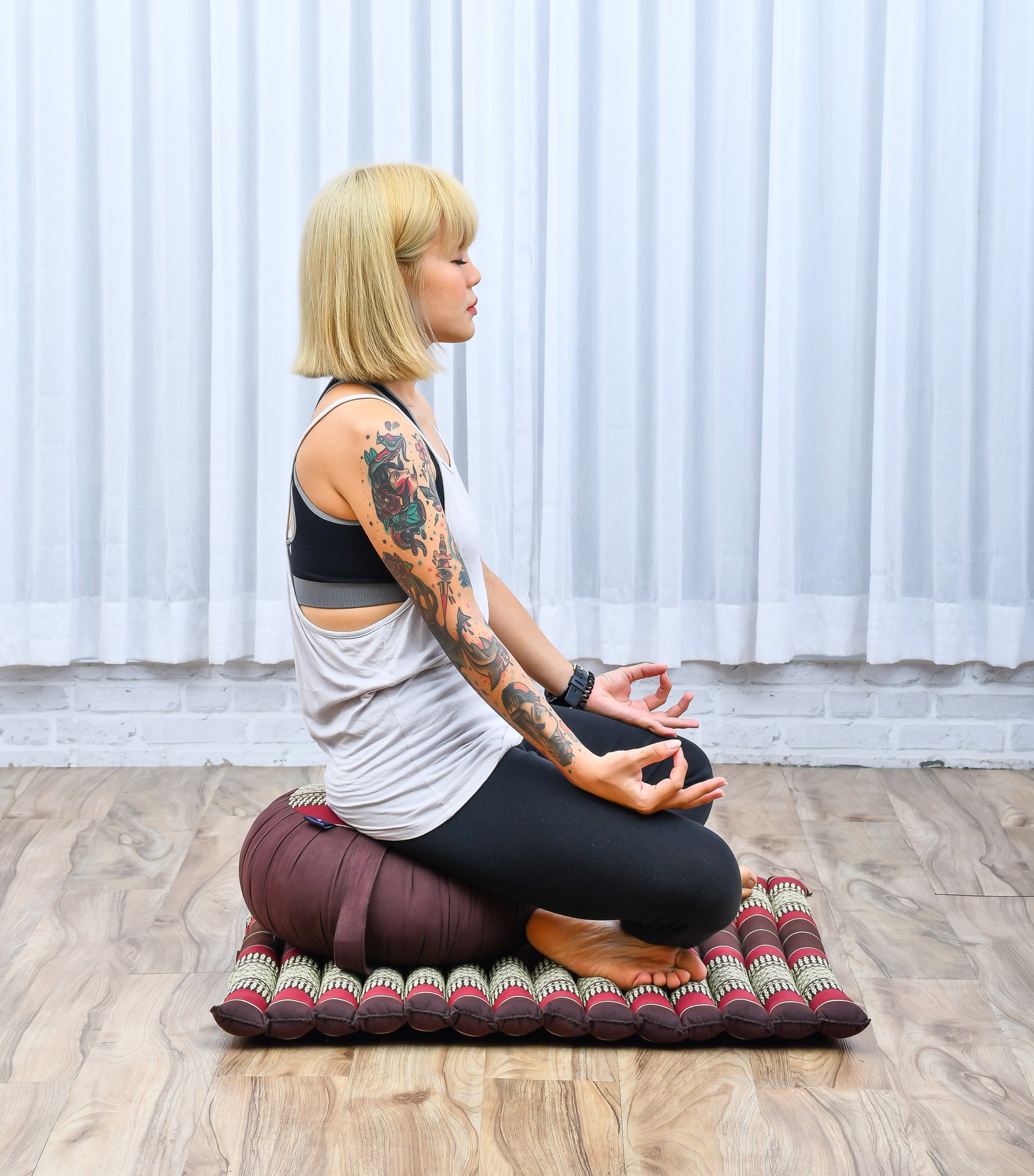 Kapok Meditation Cushion Set – Zabuton Mat & Zafu Seat Cushion with Cotton Cover, Sf19 - Red, Brown