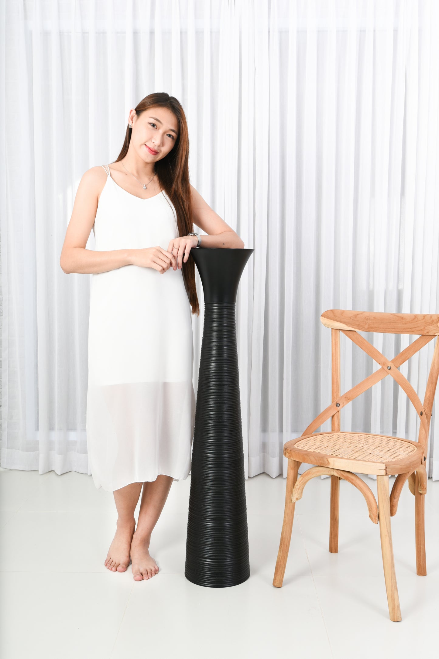 Large Mango Wood Floor Vase – Handcrafted Decorative Highlight from Thailand, 41 inches