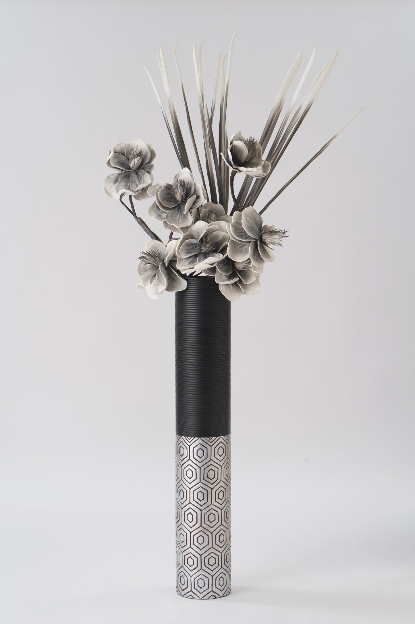 Large Resin Floor Vase – Stylish Waterproof Vase for Fresh & Dried Flowers, 34 inches