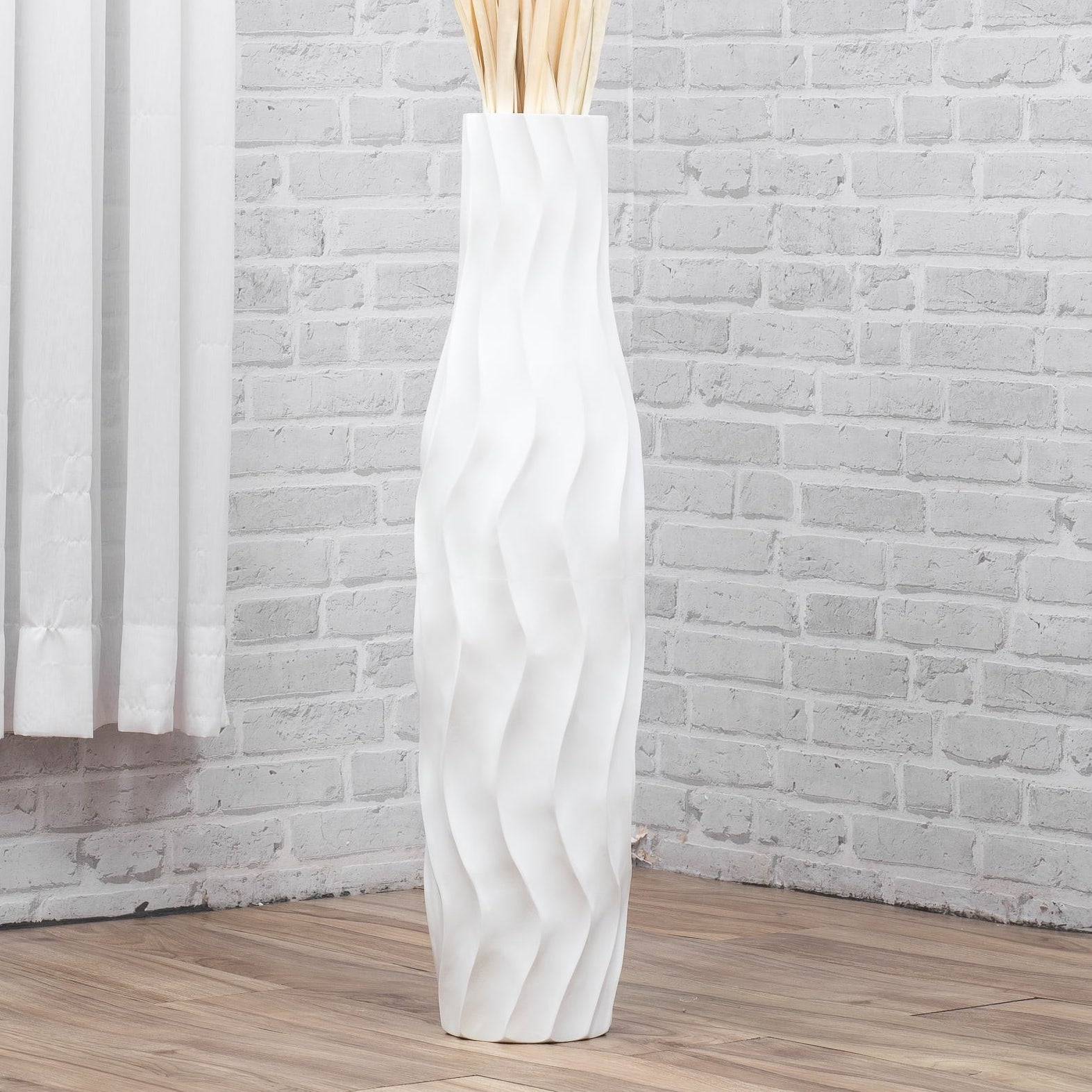 Large Mango Wood Floor Vase – Handcrafted Decorative Highlight from Thailand, 26 inches