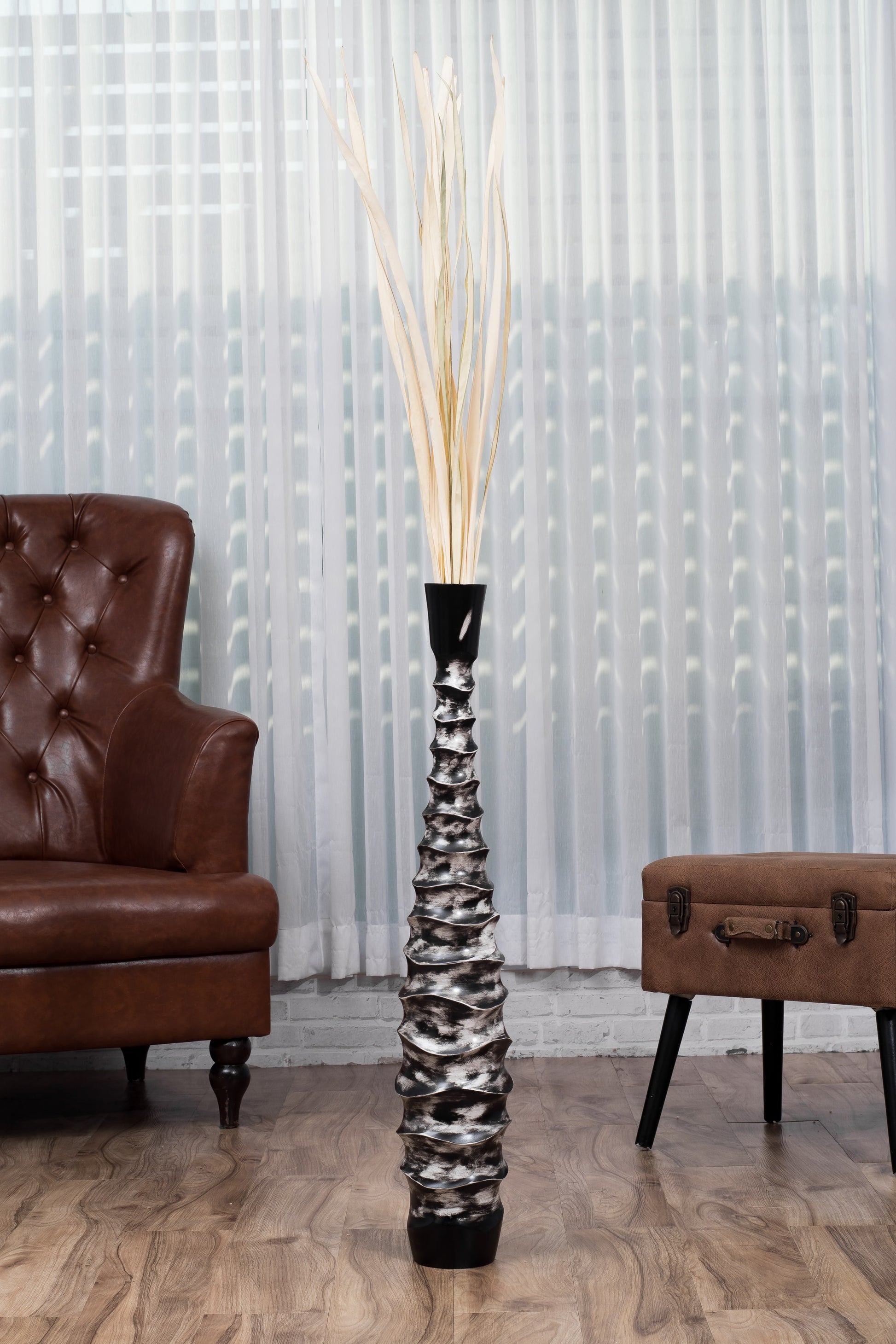 Large Mango Wood Floor Vase – Handcrafted Decorative Highlight from Thailand, 34 inches