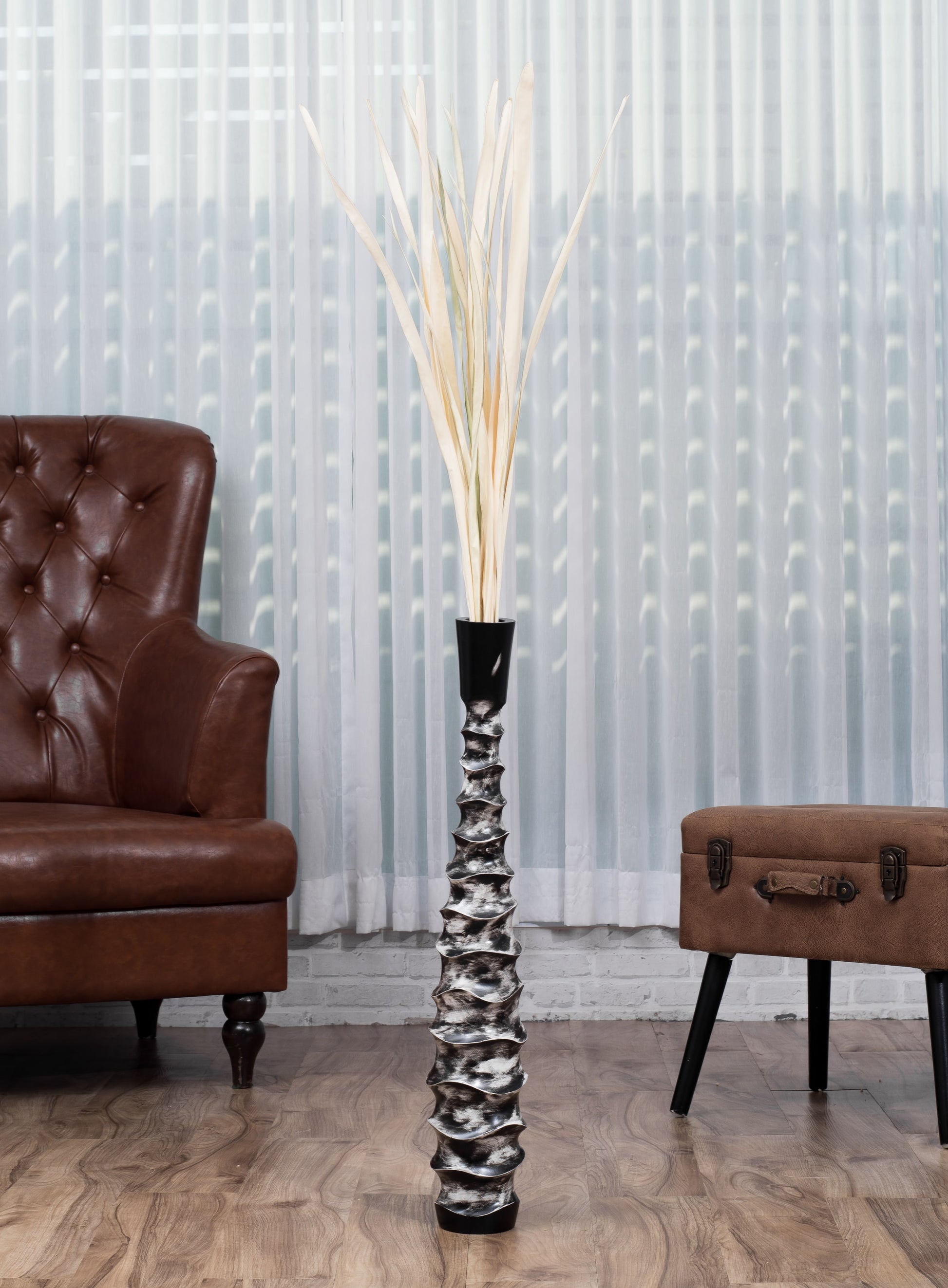 Large Mango Wood Floor Vase – Handcrafted Decorative Highlight from Thailand, 26 inches