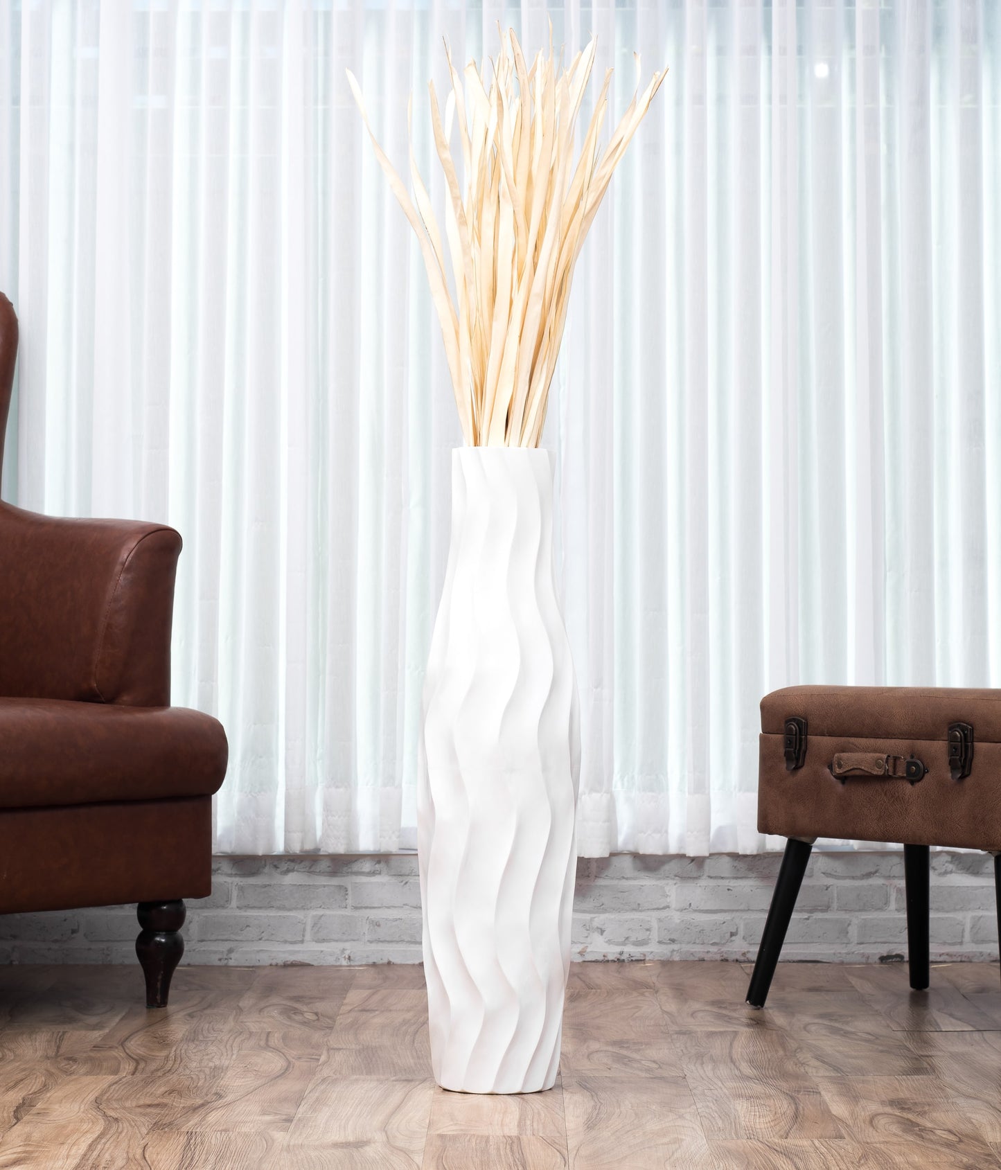 Large Mango Wood Floor Vase – Handcrafted Decorative Highlight from Thailand, 26 inches