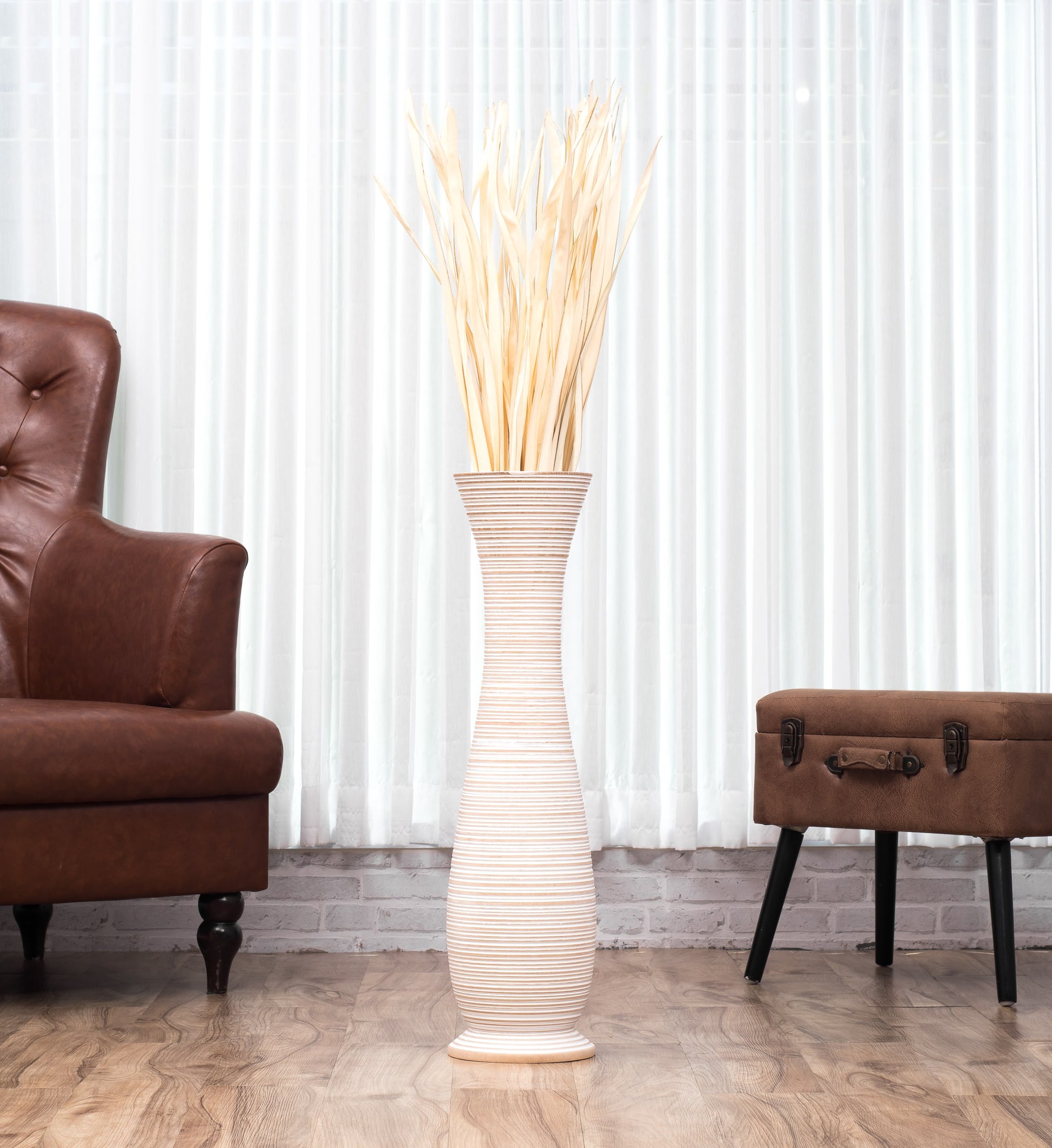 Large Mango Wood Floor Vase – Handcrafted Decorative Highlight from Thailand, 26 inches