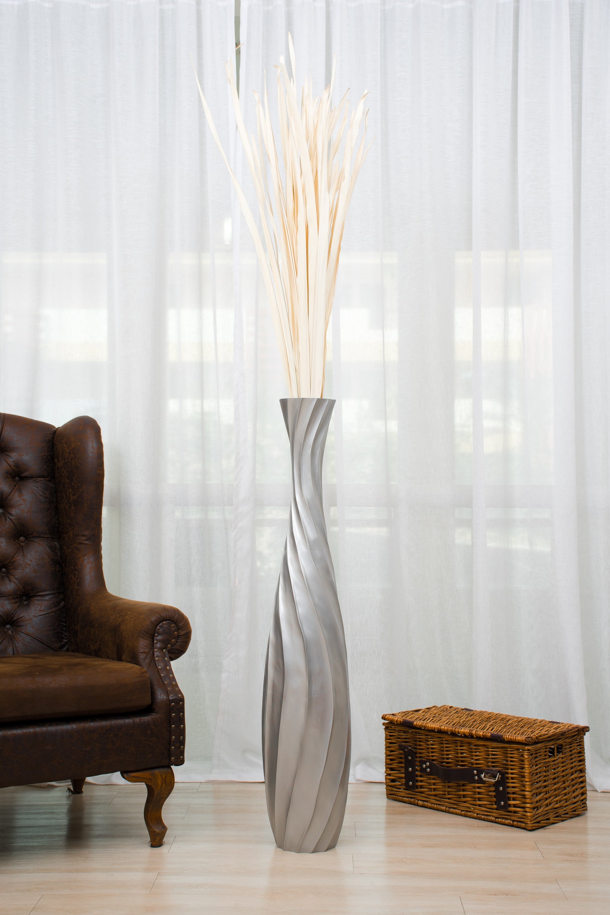 Large Mango Wood Floor Vase – Handcrafted Decorative Highlight from Thailand, 41 inches