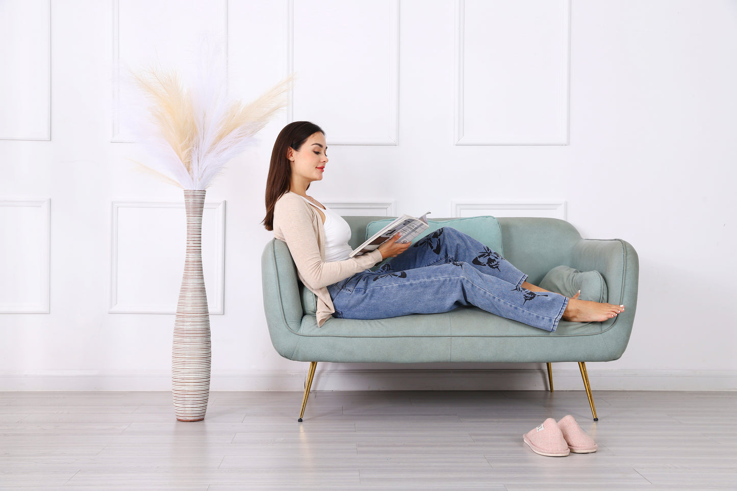 Large Resin Floor Vase – Stylish Waterproof Vase for Fresh & Dried Flowers, 34 inches