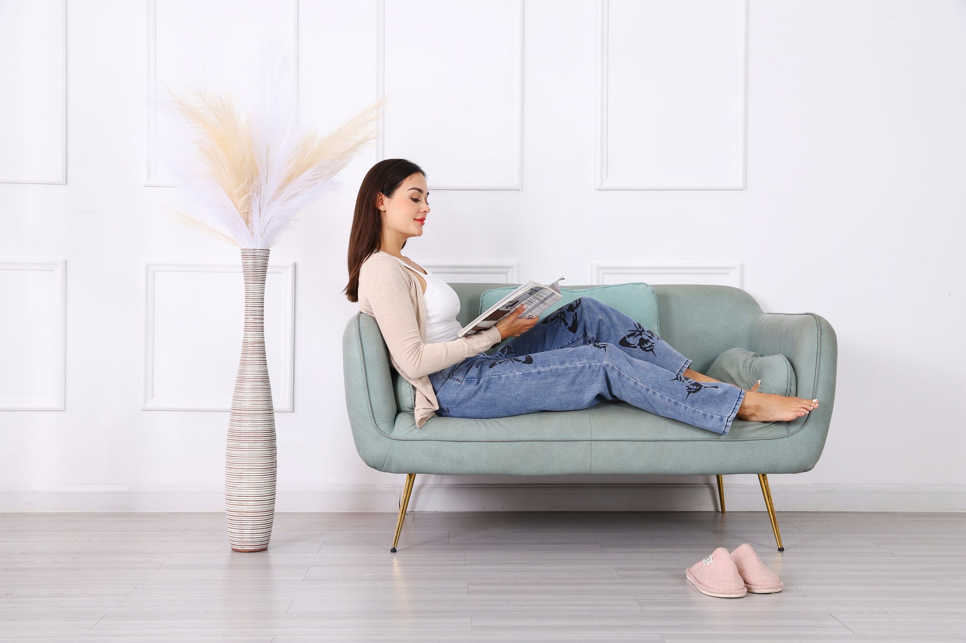 Large Resin Floor Vase – Stylish Waterproof Vase for Fresh & Dried Flowers, 34 inches