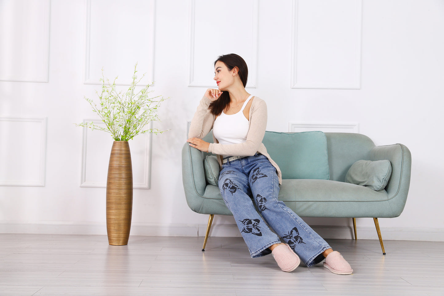 Large Resin Floor Vase – Stylish Waterproof Vase for Fresh & Dried Flowers, 26 inches