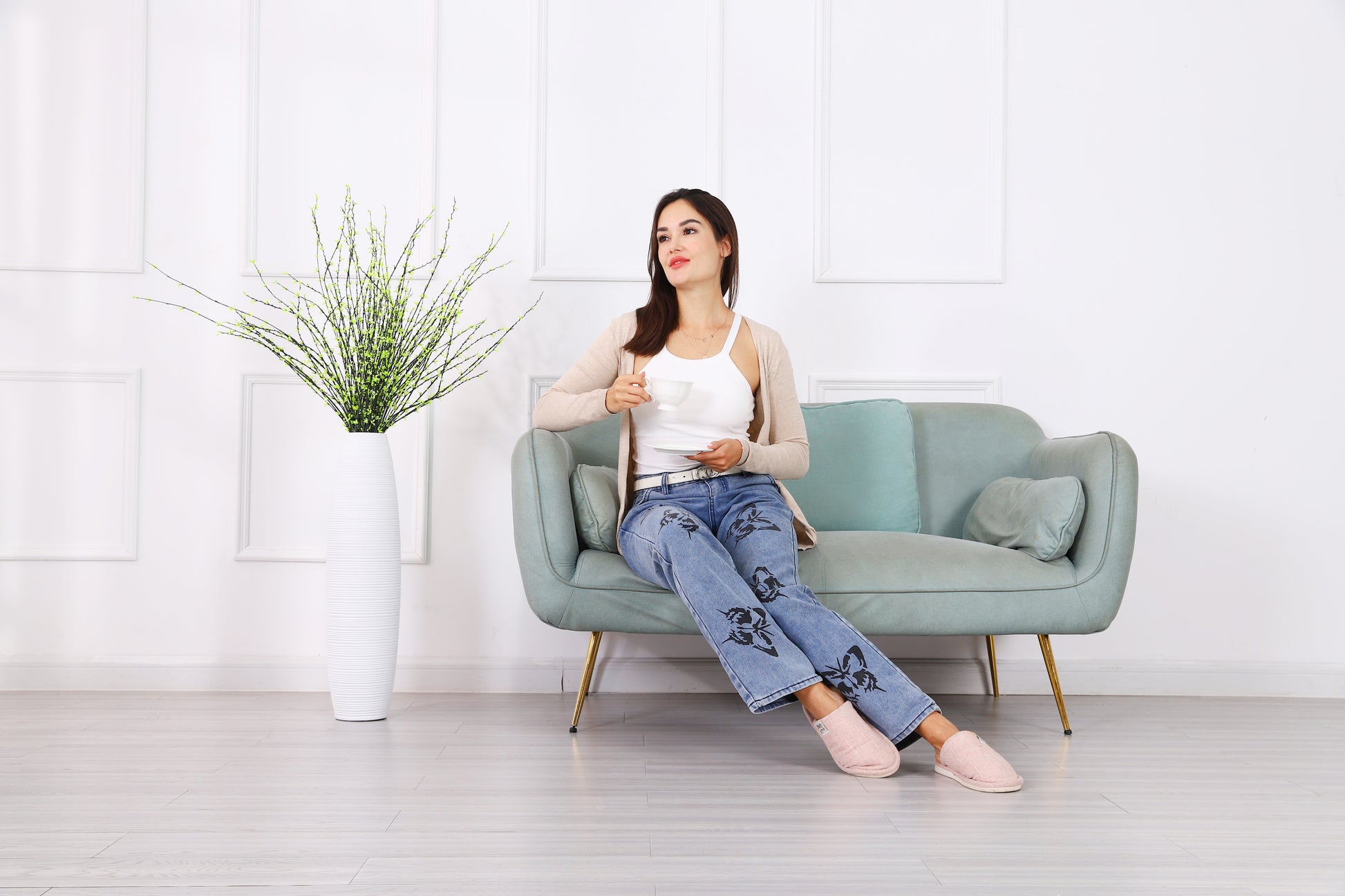 Large Resin Floor Vase – Stylish Waterproof Vase for Fresh & Dried Flowers, 26 inches