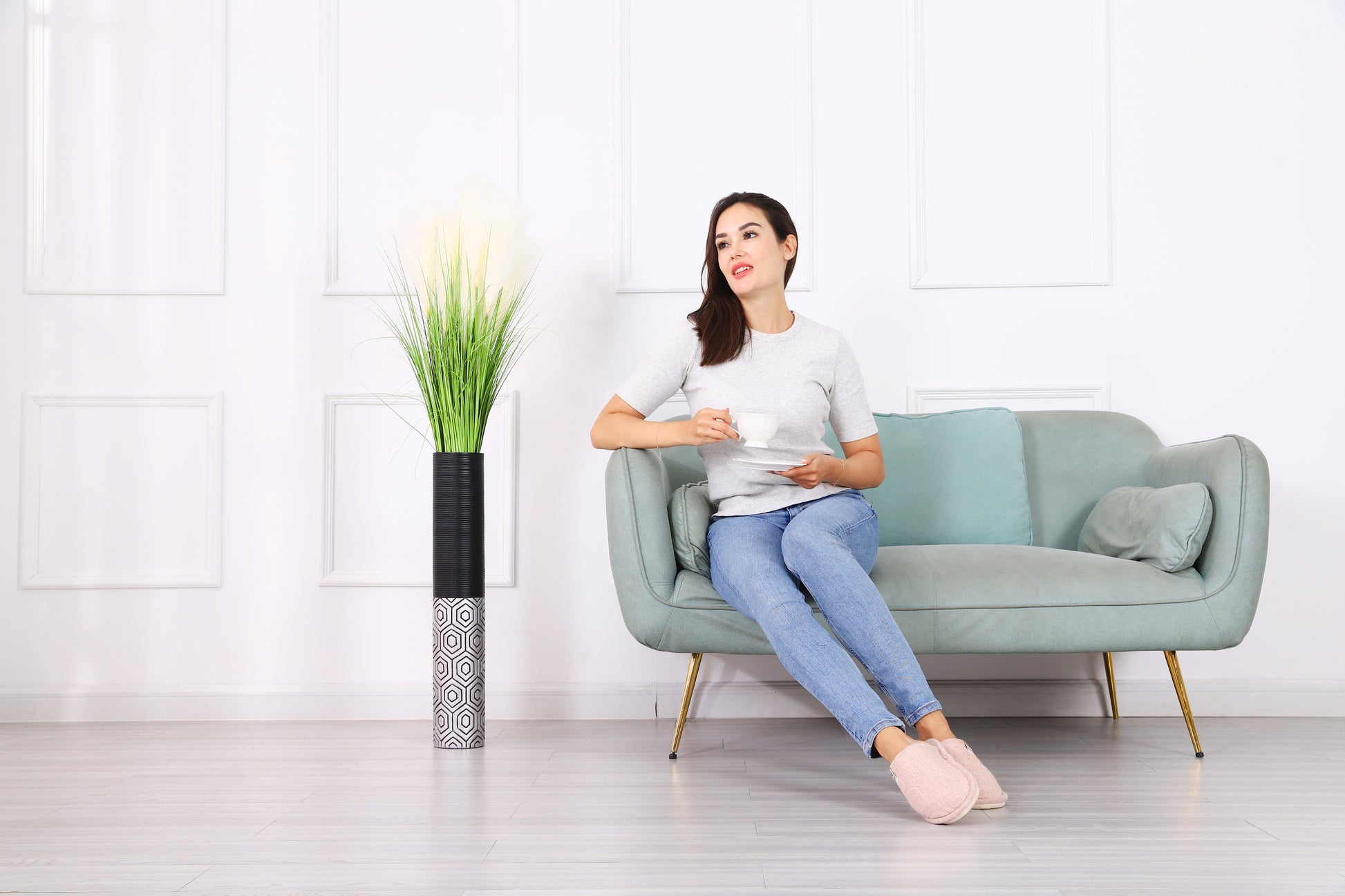 Large Resin Floor Vase – Stylish Waterproof Vase for Fresh & Dried Flowers, 26 inches