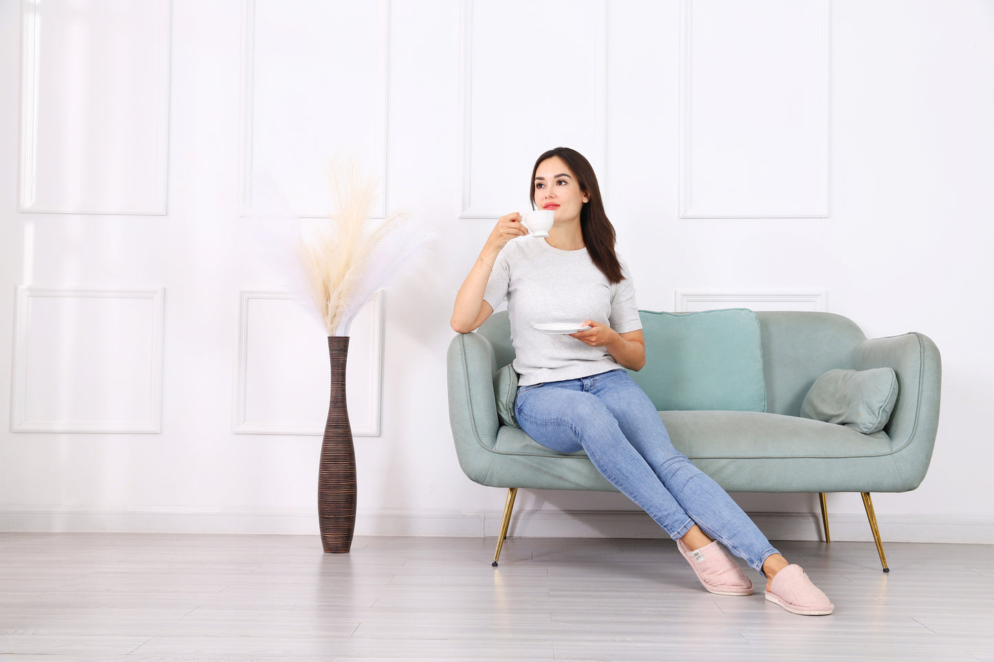 Large Resin Floor Vase – Stylish Waterproof Vase for Fresh & Dried Flowers, 26 inches