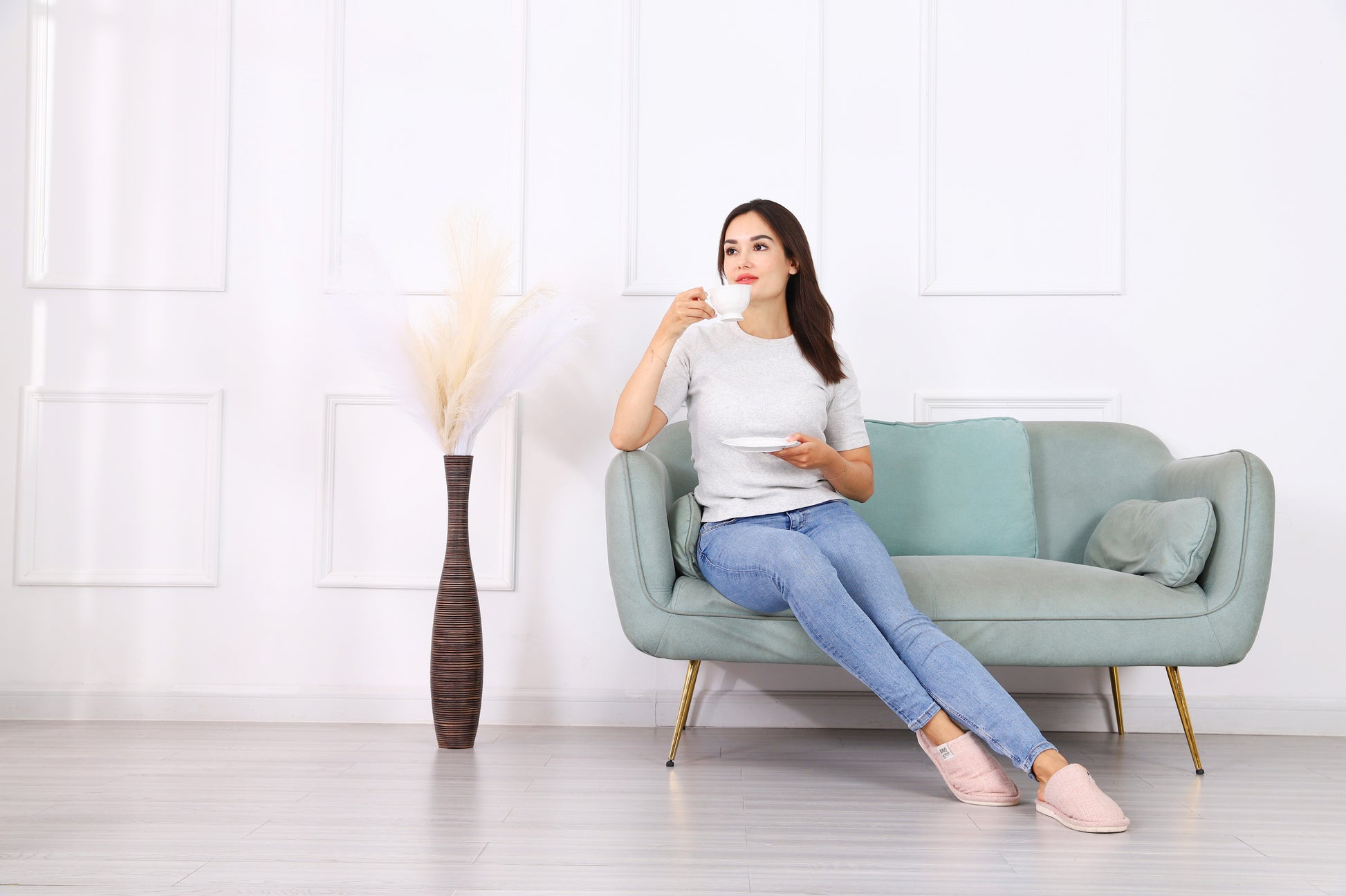 Large Resin Floor Vase – Stylish Waterproof Vase for Fresh & Dried Flowers, 26 inches