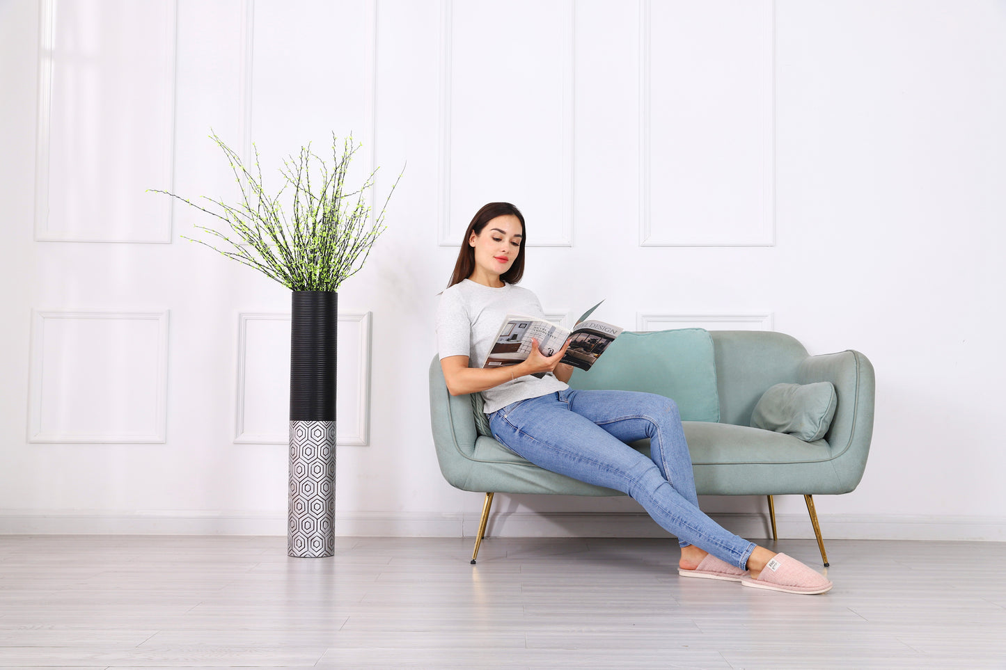 Large Resin Floor Vase – Stylish Waterproof Vase for Fresh & Dried Flowers, 34 inches