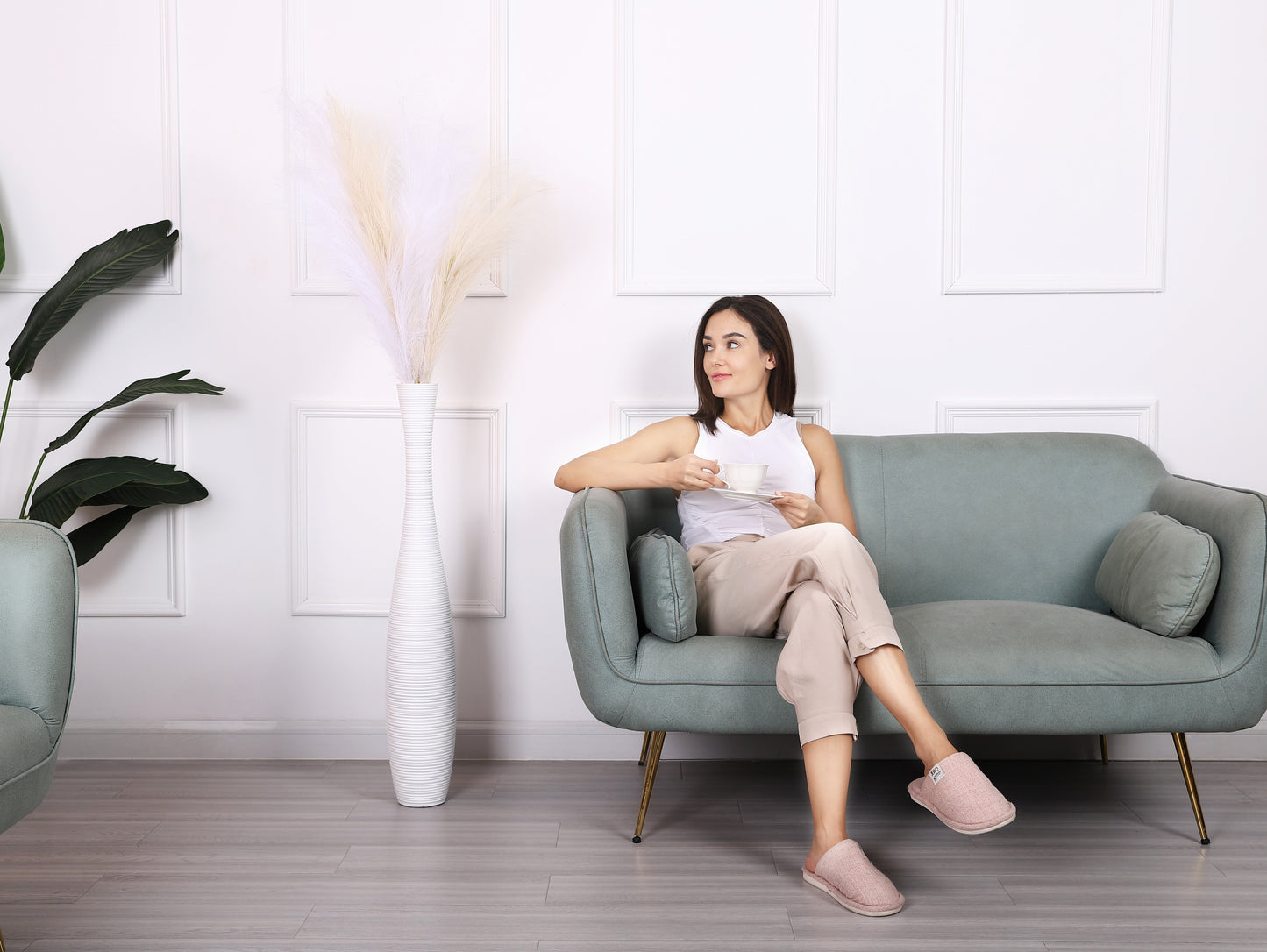 Large Resin Floor Vase – Stylish Waterproof Vase for Fresh & Dried Flowers, 34 inches