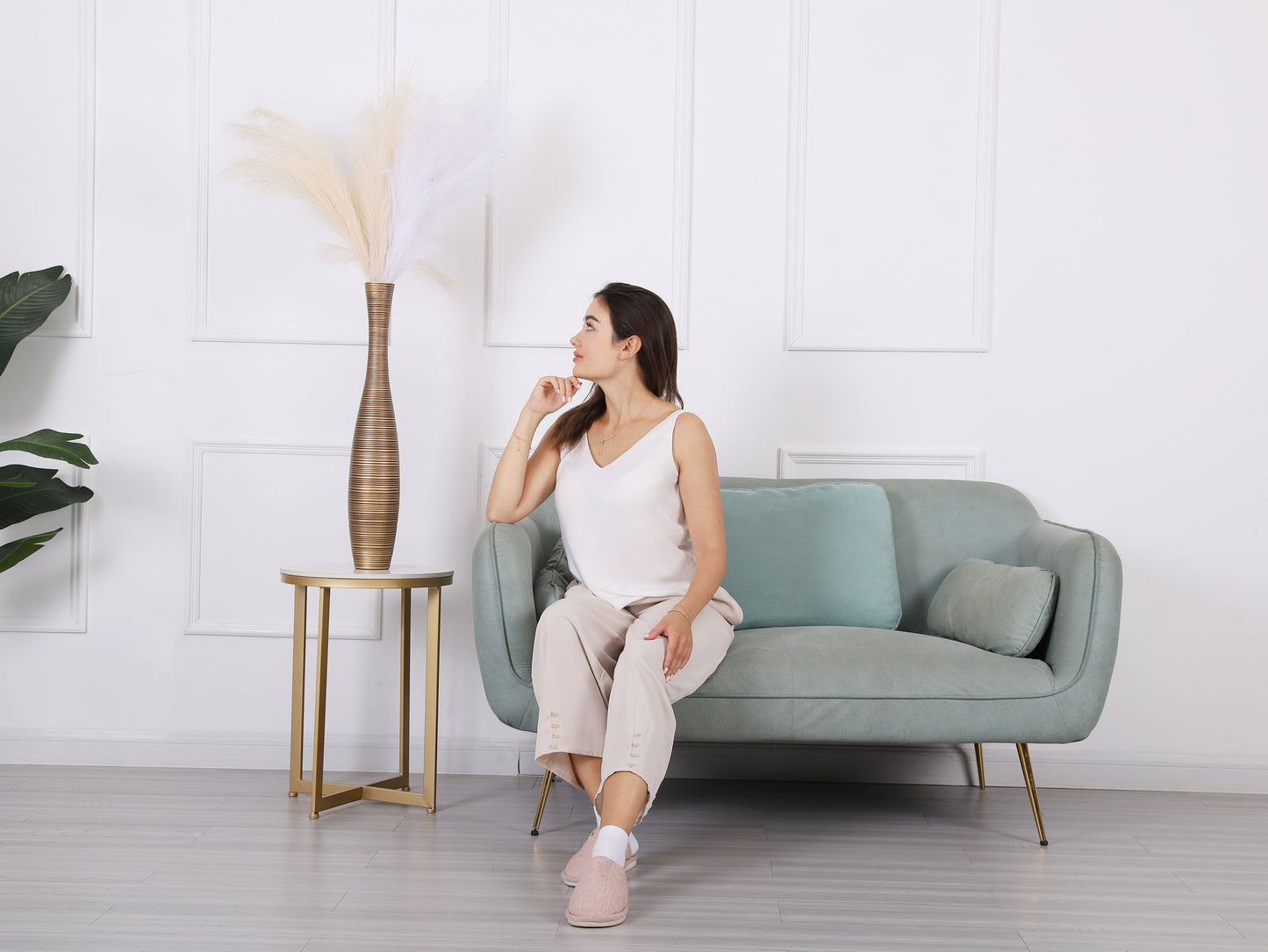 Large Resin Floor Vase – Stylish Waterproof Vase for Fresh & Dried Flowers, 26 inches