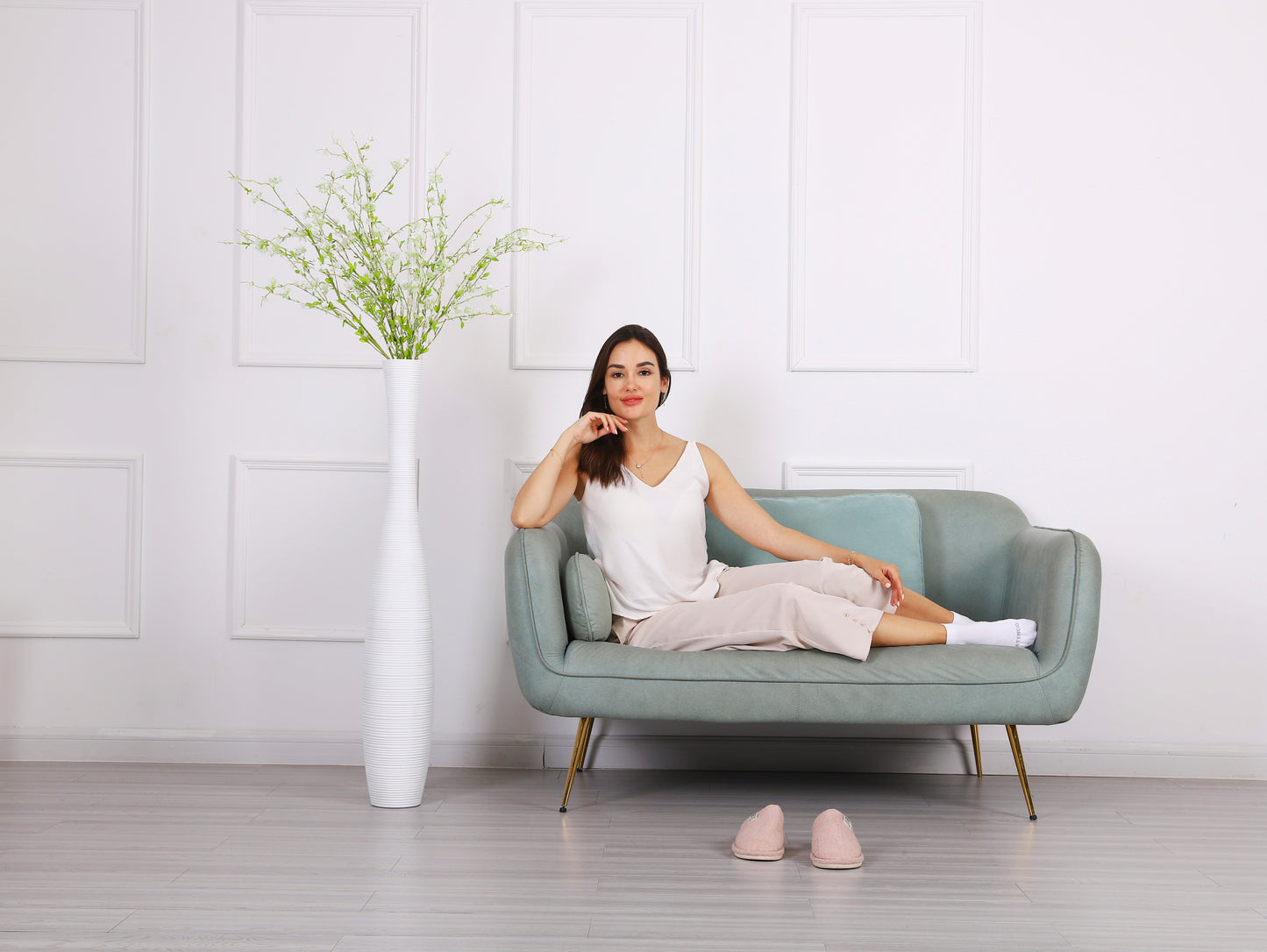 Large Resin Floor Vase – Stylish Waterproof Vase for Fresh & Dried Flowers, 41 inches