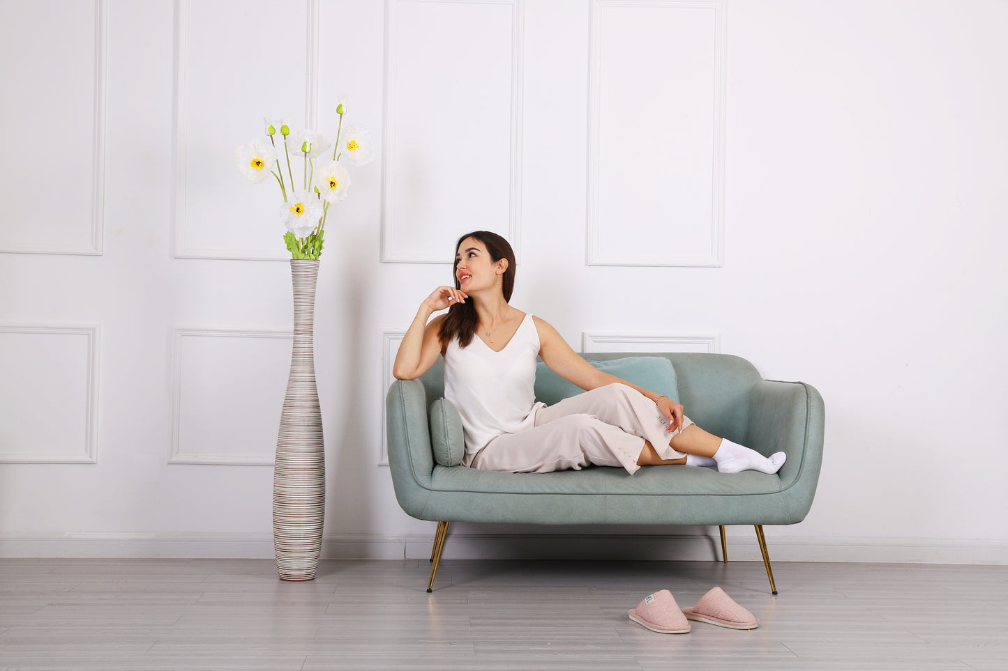 Large Resin Floor Vase – Stylish Waterproof Vase for Fresh & Dried Flowers, 41 inches