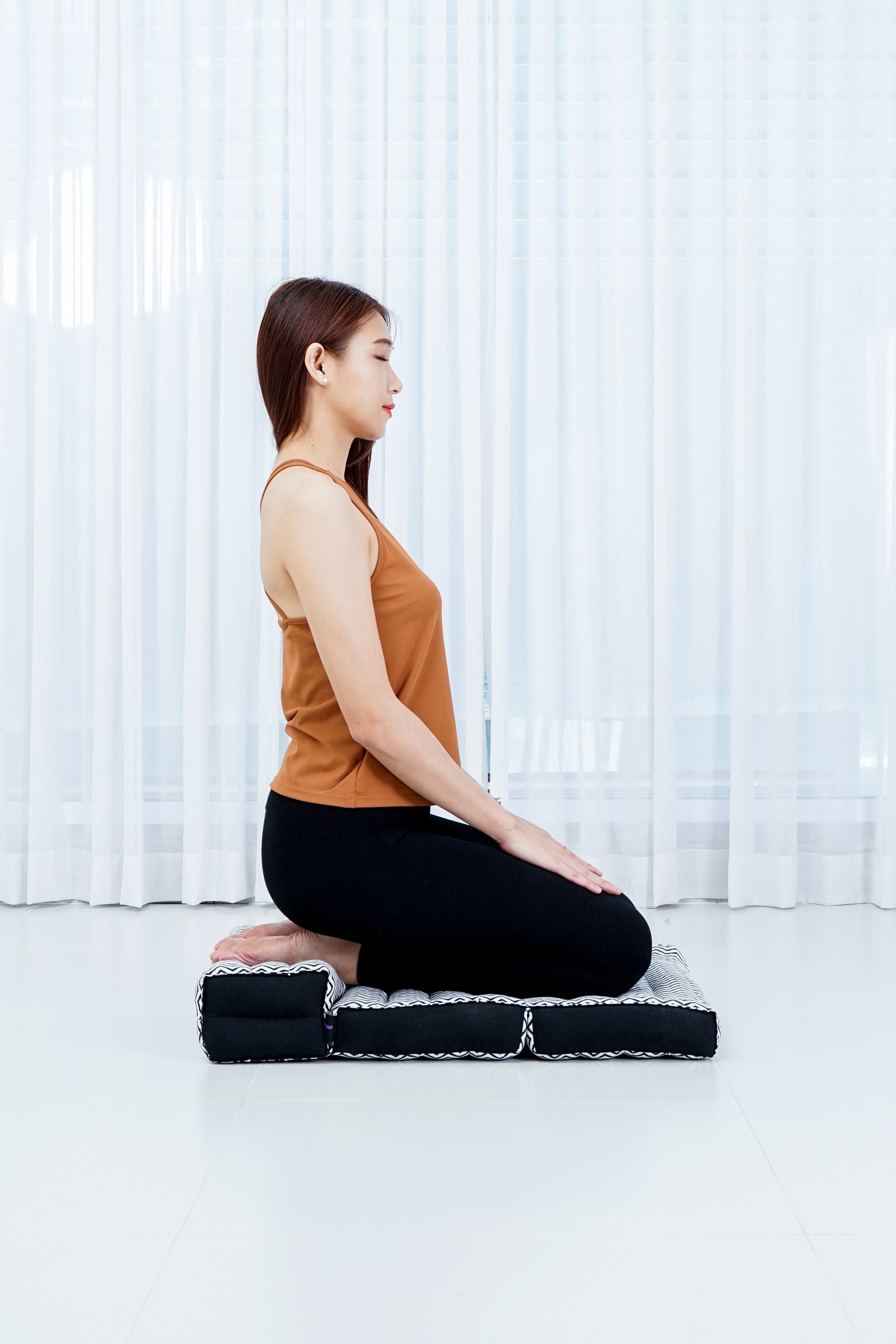 Foldable Meditation Cushion – Compact Kapok Seat with Foot Pad and Cotton Cover in Solid Colors or Thai Pattern, Cbt5 - Black