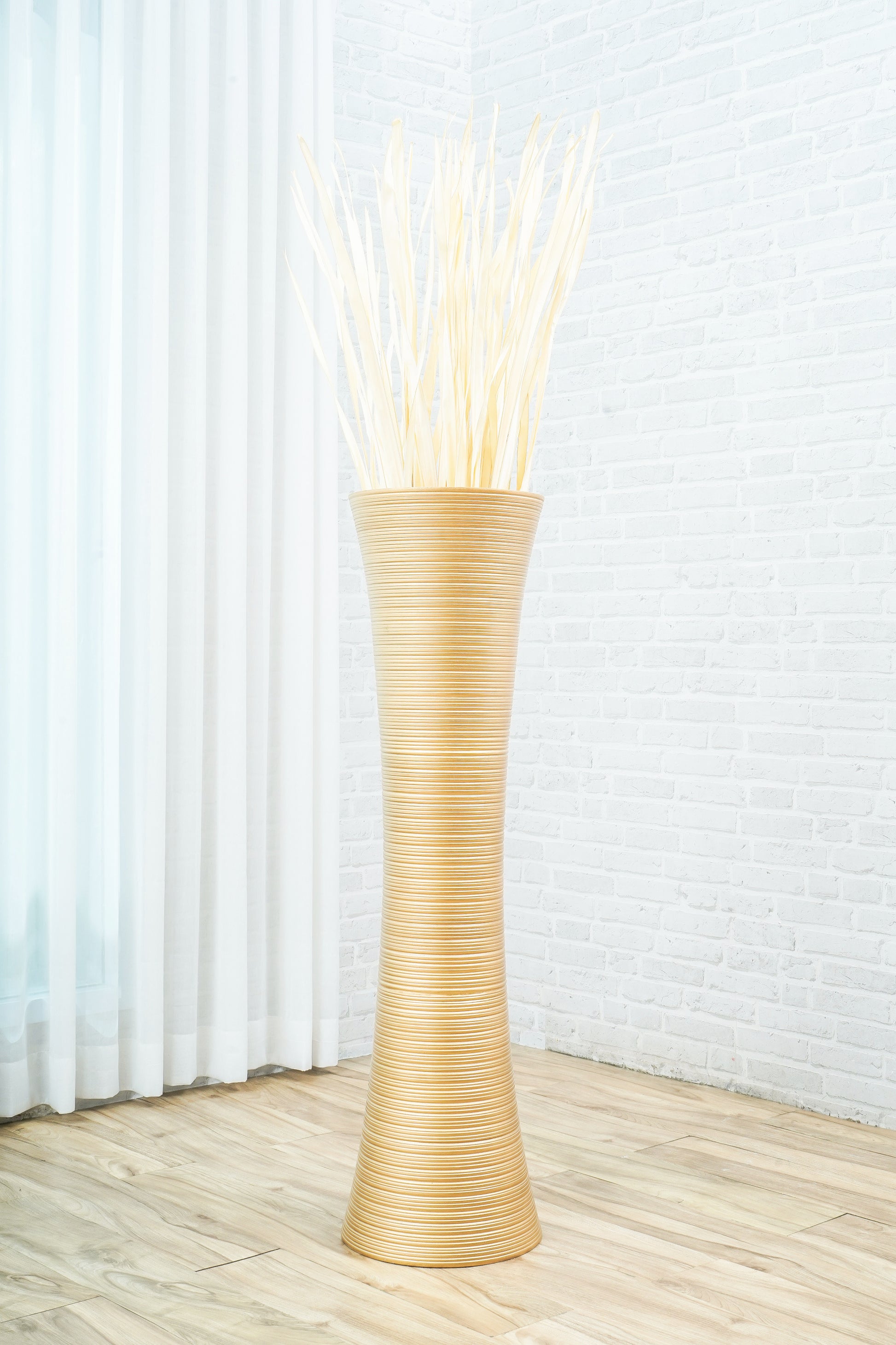 Large Mango Wood Floor Vase – Handcrafted Decorative Highlight from Thailand, 41 inches