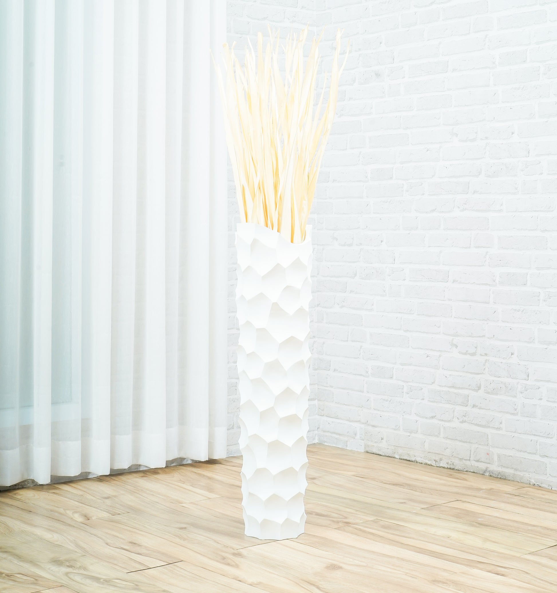 Large Mango Wood Floor Vase – Handcrafted Decorative Highlight from Thailand, 26 inches