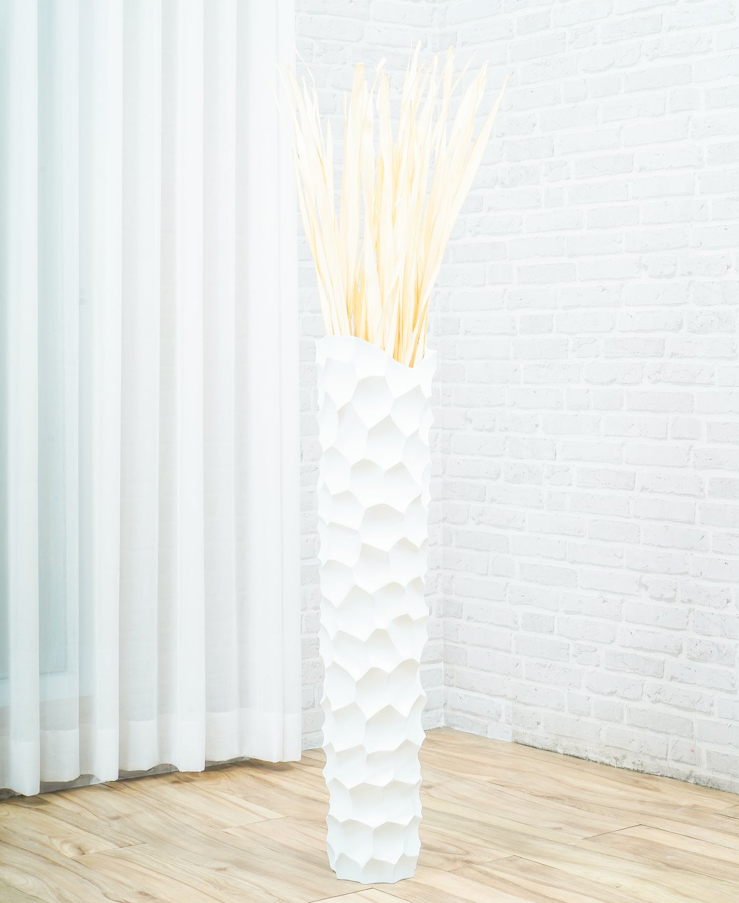 Large Mango Wood Floor Vase – Handcrafted Decorative Highlight from Thailand, 34 inches