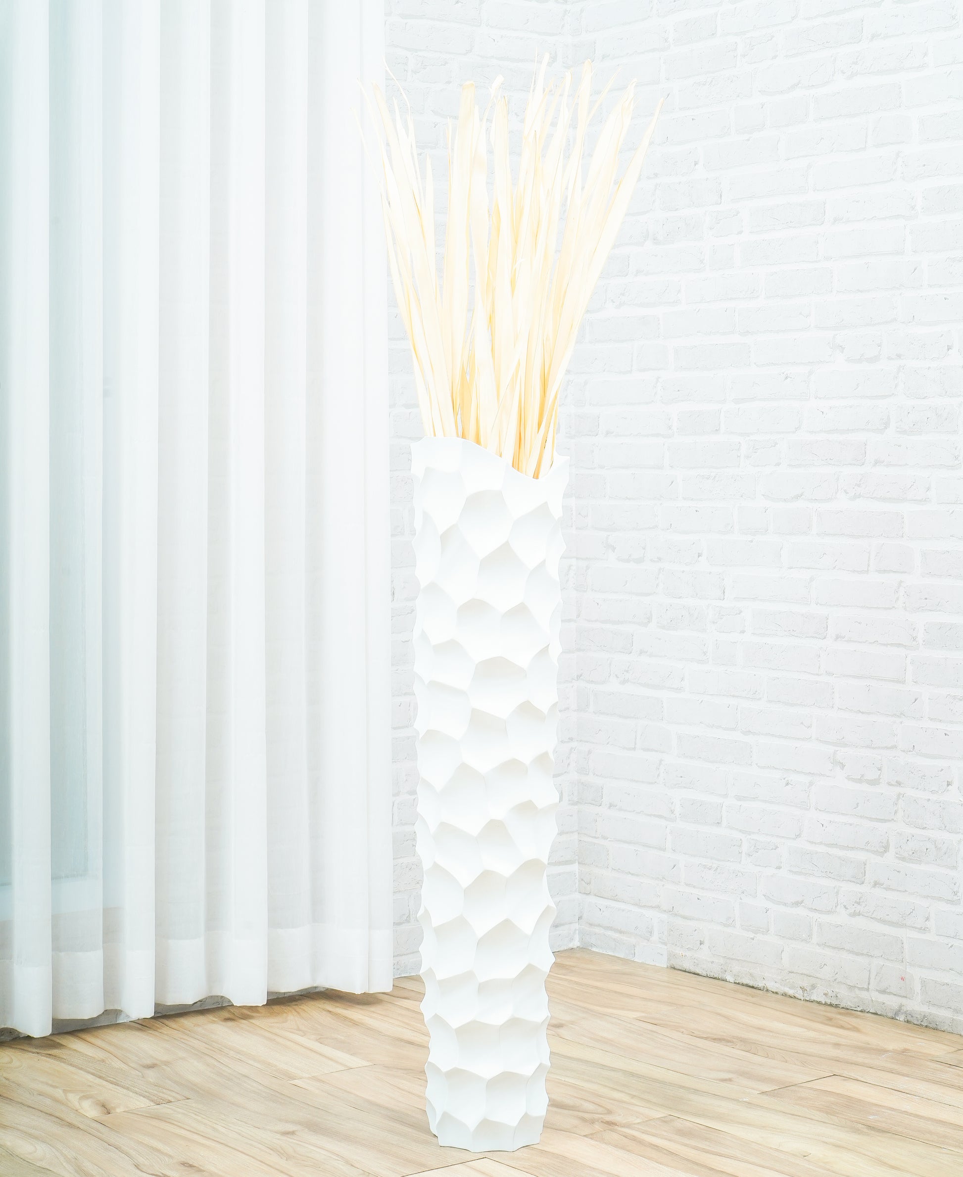 Large Mango Wood Floor Vase – Handcrafted Decorative Highlight from Thailand, 34 inches