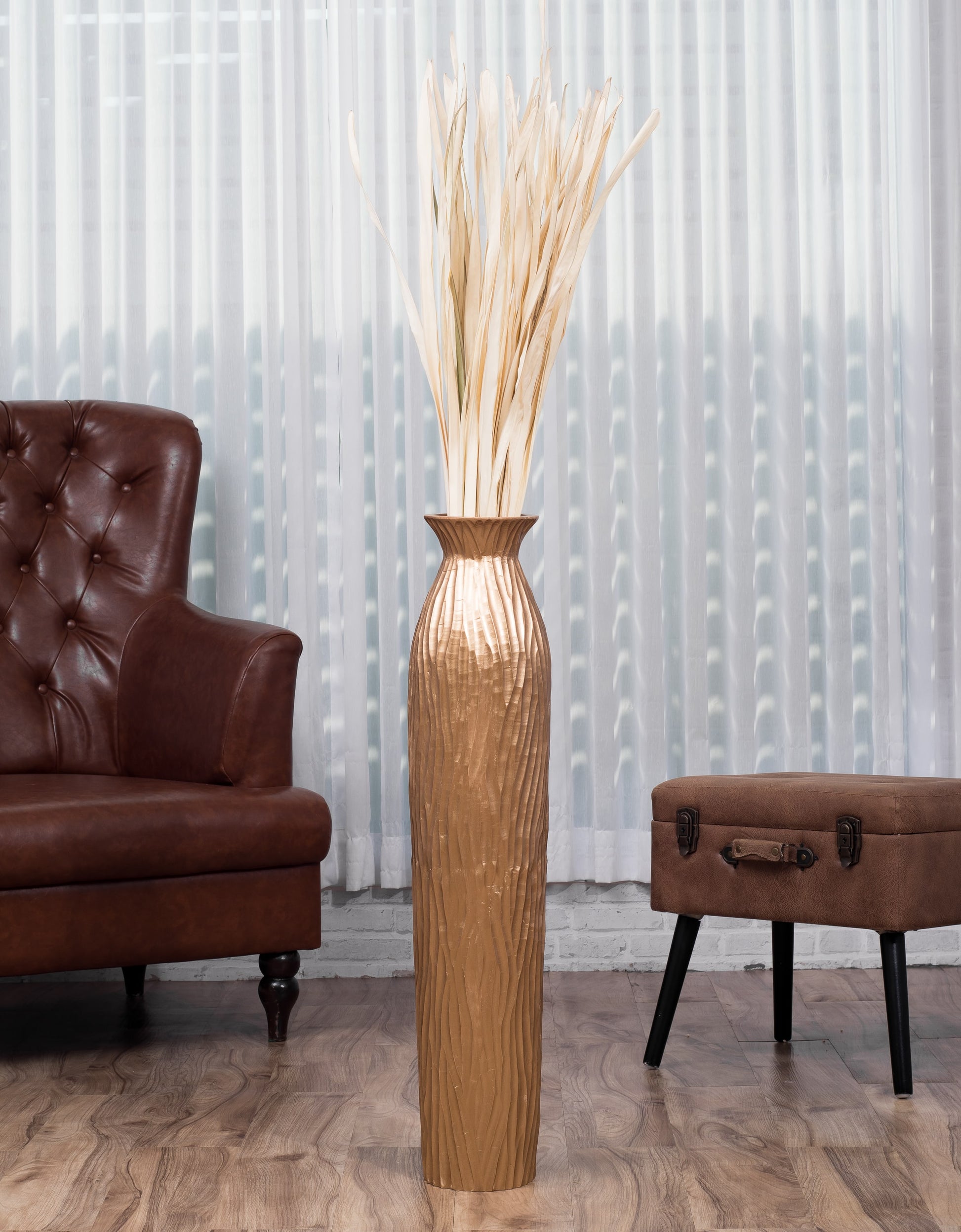 Large Mango Wood Floor Vase – Handcrafted Decorative Highlight from Thailand, 34 inches