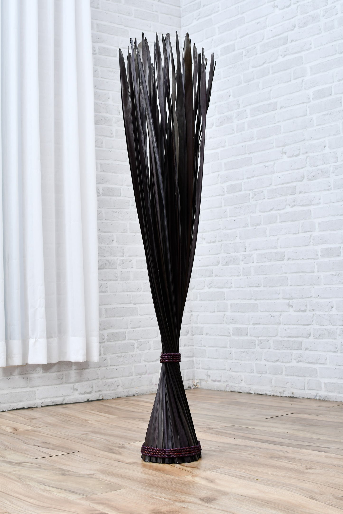 Freestanding Dried Grass Bundle – Natural Floor Decoration with Raffia Band, black brown, Palm Leaf- 47 inches