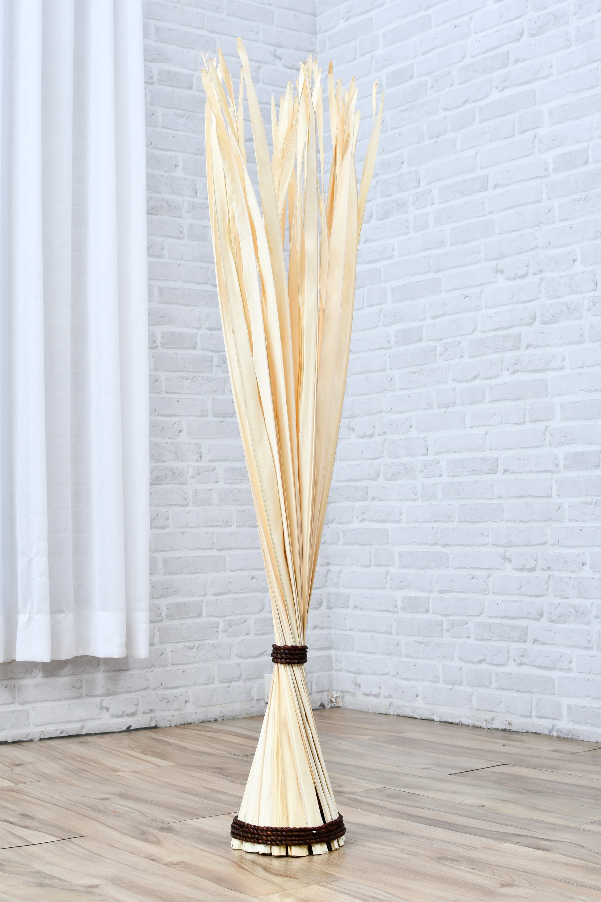 Freestanding Dried Grass Bundle – Natural Floor Decoration with Raffia Band, ecru, Palm Leaf- 47 inches