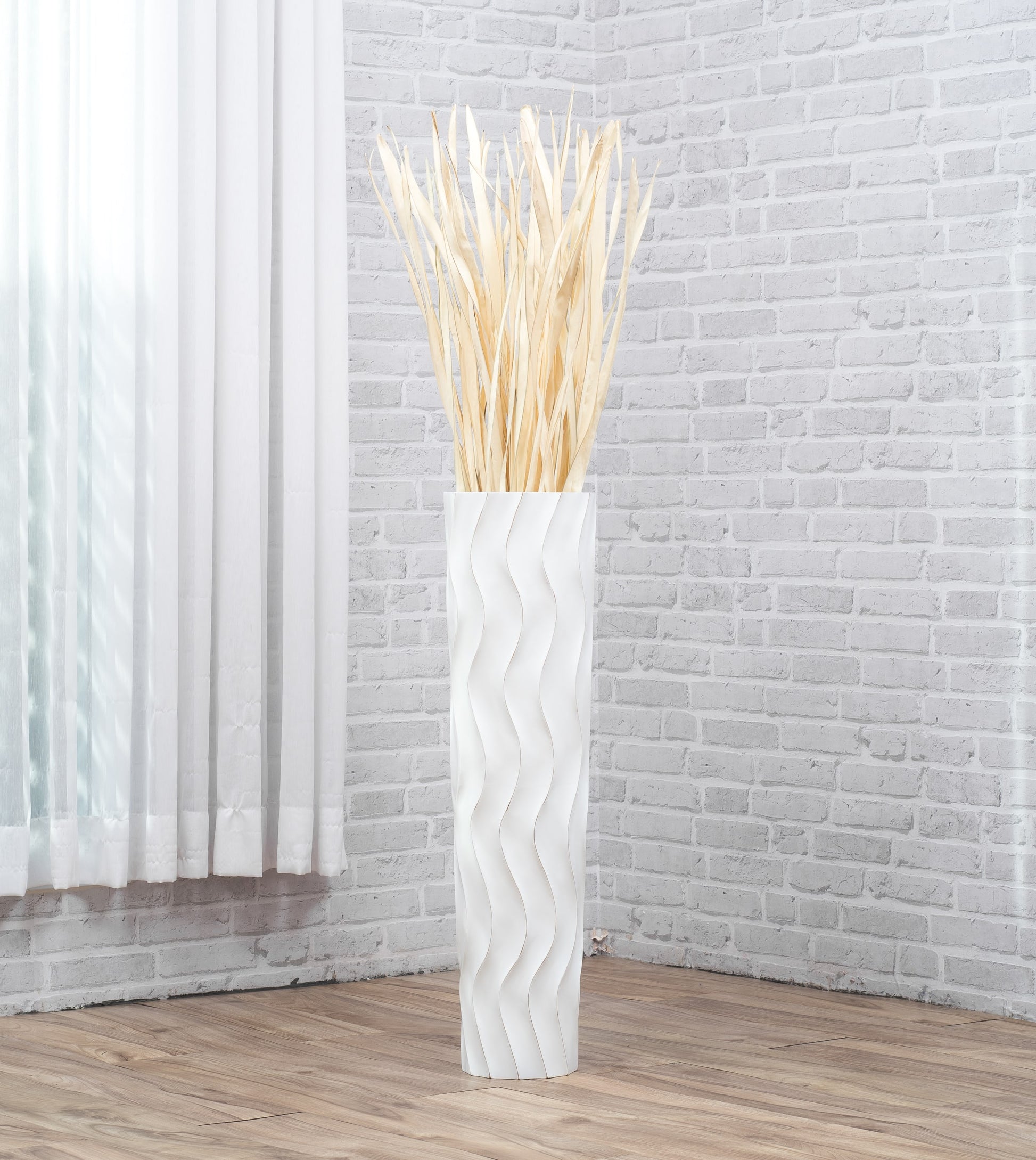 Large Mango Wood Floor Vase – Handcrafted Decorative Highlight from Thailand, 26 inches